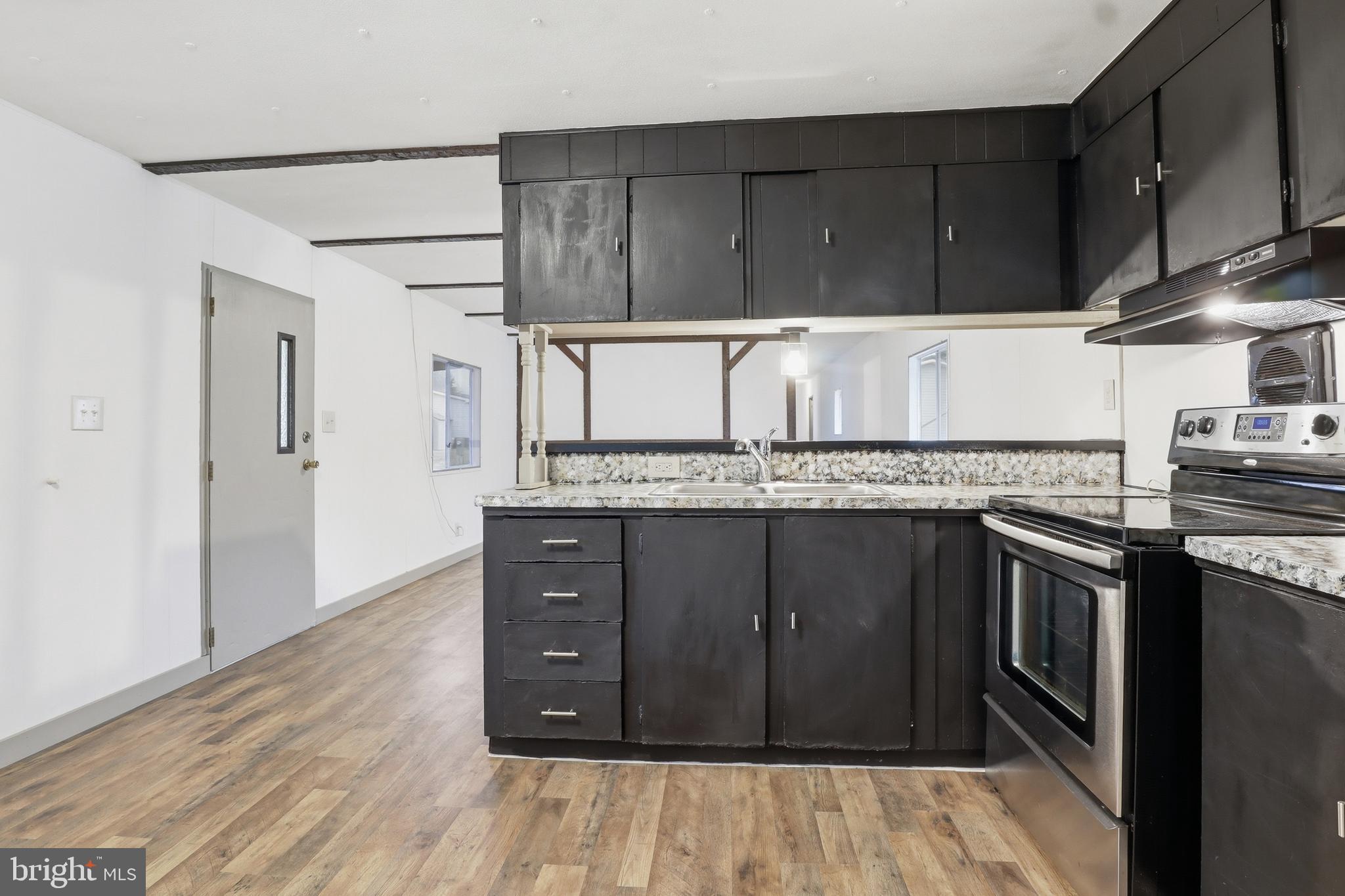 LINCOLN ESTATES - Residential