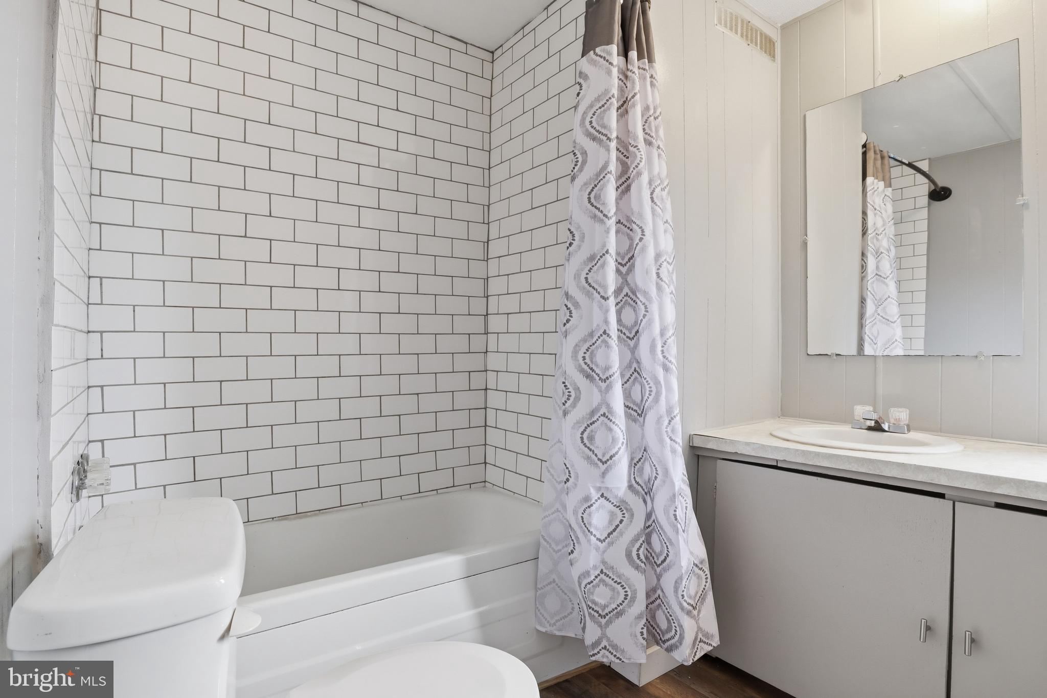 LINCOLN ESTATES - Residential