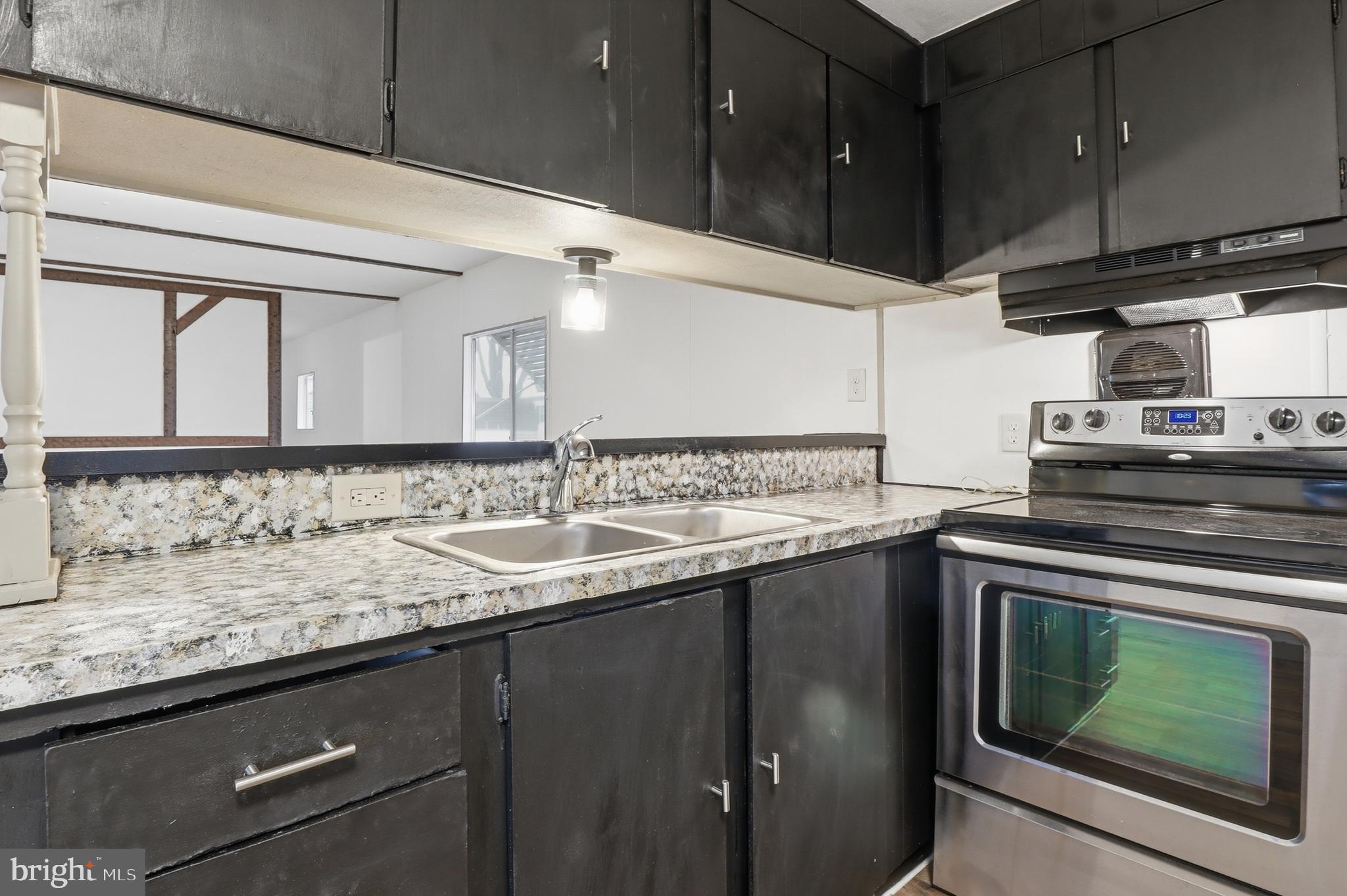 LINCOLN ESTATES - Residential