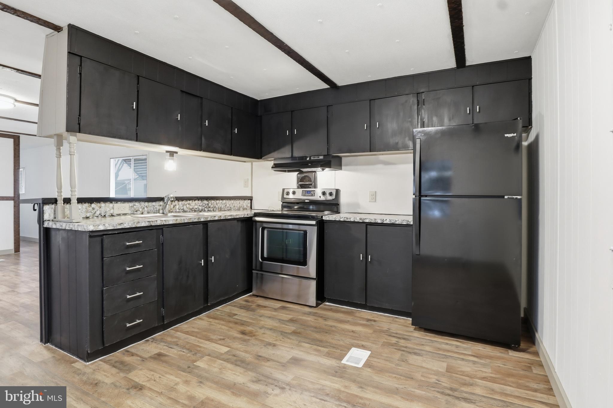 LINCOLN ESTATES - Residential