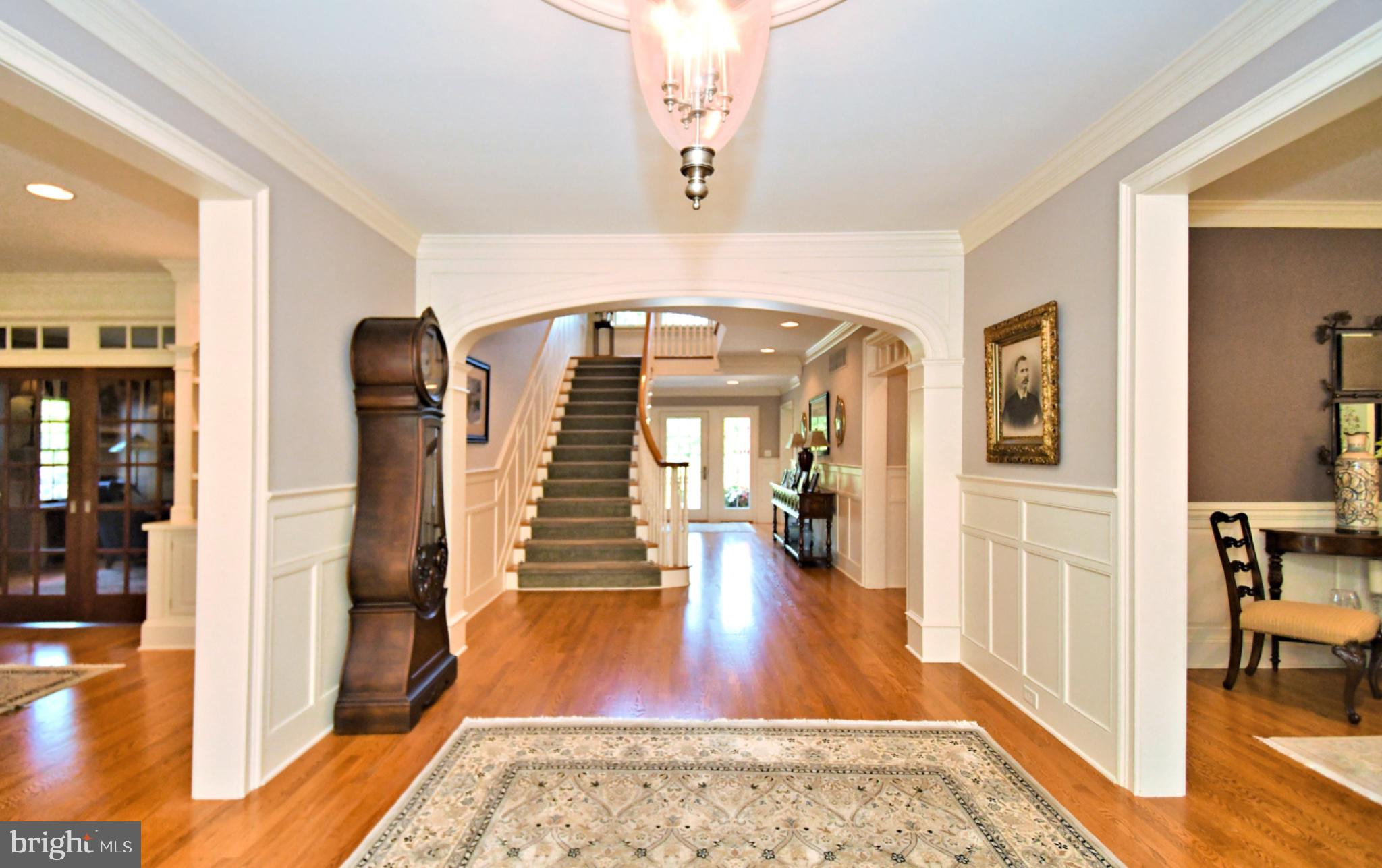 1811 HOLLOW ROAD