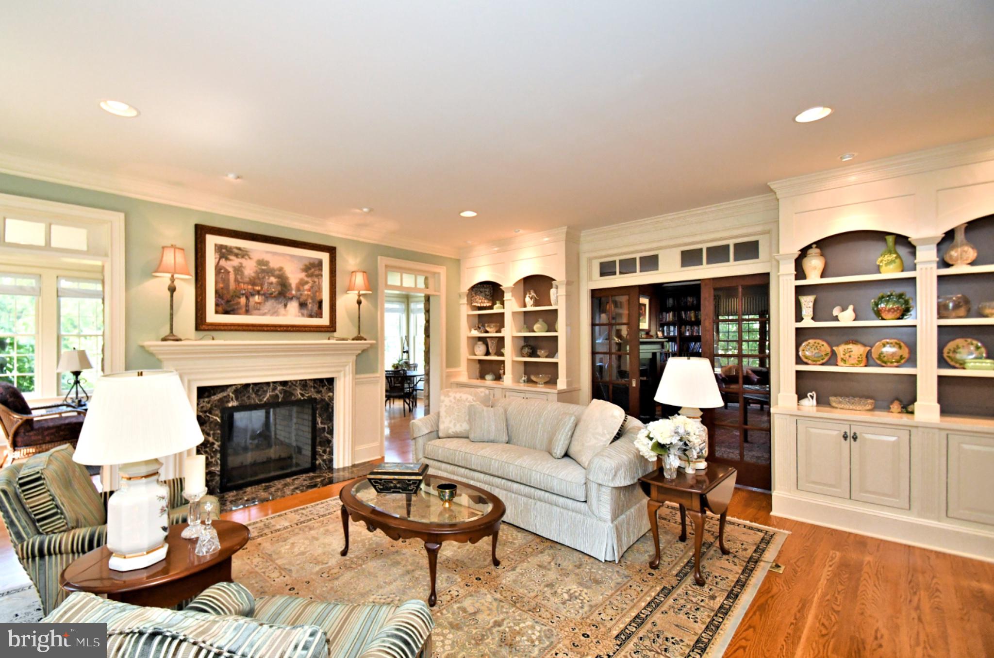 1811 HOLLOW ROAD