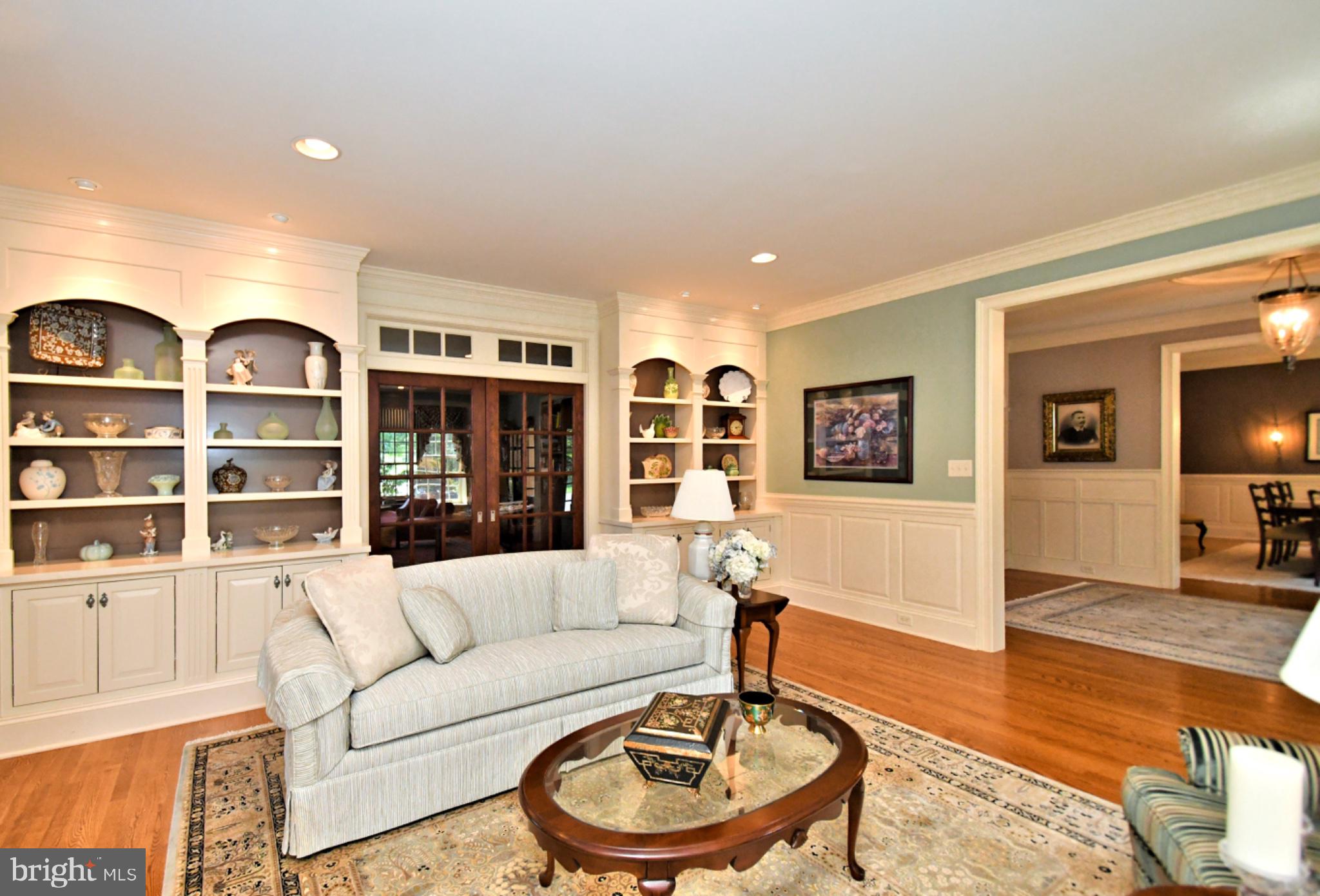 1811 HOLLOW ROAD