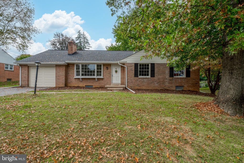 Photo of 92 Glendale Drive, LANCASTER, PA 17602 (MLS # PALA2077392)