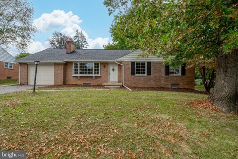 Photo of 92 Glendale Drive, LANCASTER, PA 17602 (MLS # PALA2077392)