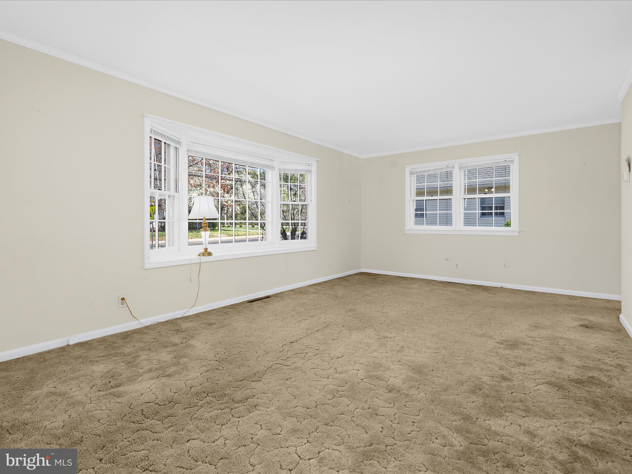 318 DUTCHMANS LANE