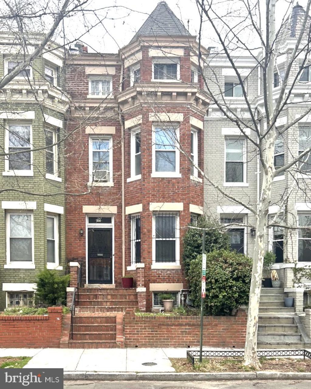 listing image 0