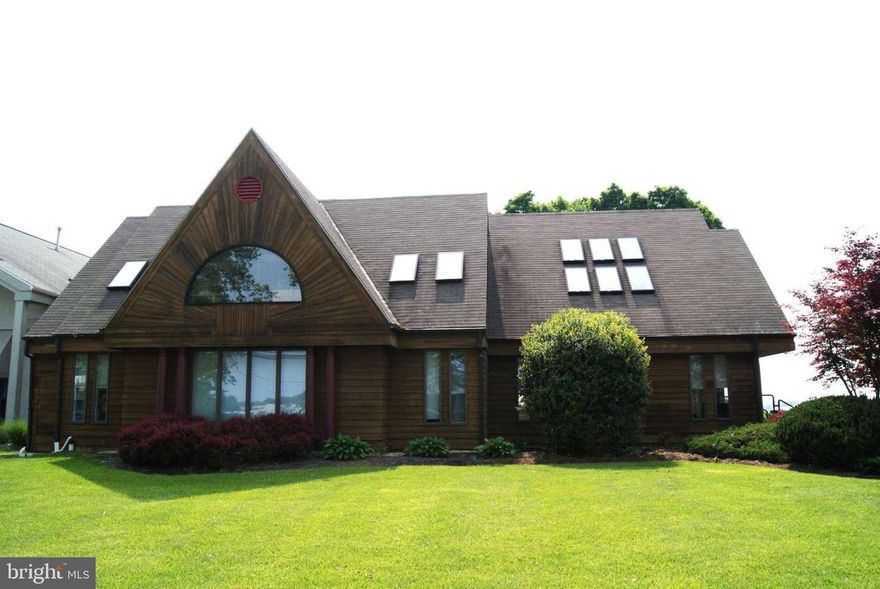 :For Lease is either the entire first floor (2000 SF) at $16.25 NNN or the entire first floor (2000 SF) at $16.25/SF NNN plus the lower level (1000 SF) at $11.50/SF NNN or the entire first floor (2000 SF) at $16.25/SF NNN plus the lower level (1000 SF) at $11.50/SF NNN plus upper level (2000SF) at 13.00/SF NNN. Building is conveniently located off Exit 10 of Interstate I83 and located in the Village Commercial District of Springfield Twp between Loganville and Jacobus at a York address. Building is next to the PA State Senator’s office with attractive backyard/court yard with brick paved walkways, BBQ station, rear deck and tranquil pond and tree setting. Property features on site parking lot. Interior building features spiral staircases, two story atrium lobby, travertine floors on the lower and 1st level. Upstairs offices are carpeted and will receive new carpeting for part of the upper floor and loft area. Leases are offered for 5 to 10 year