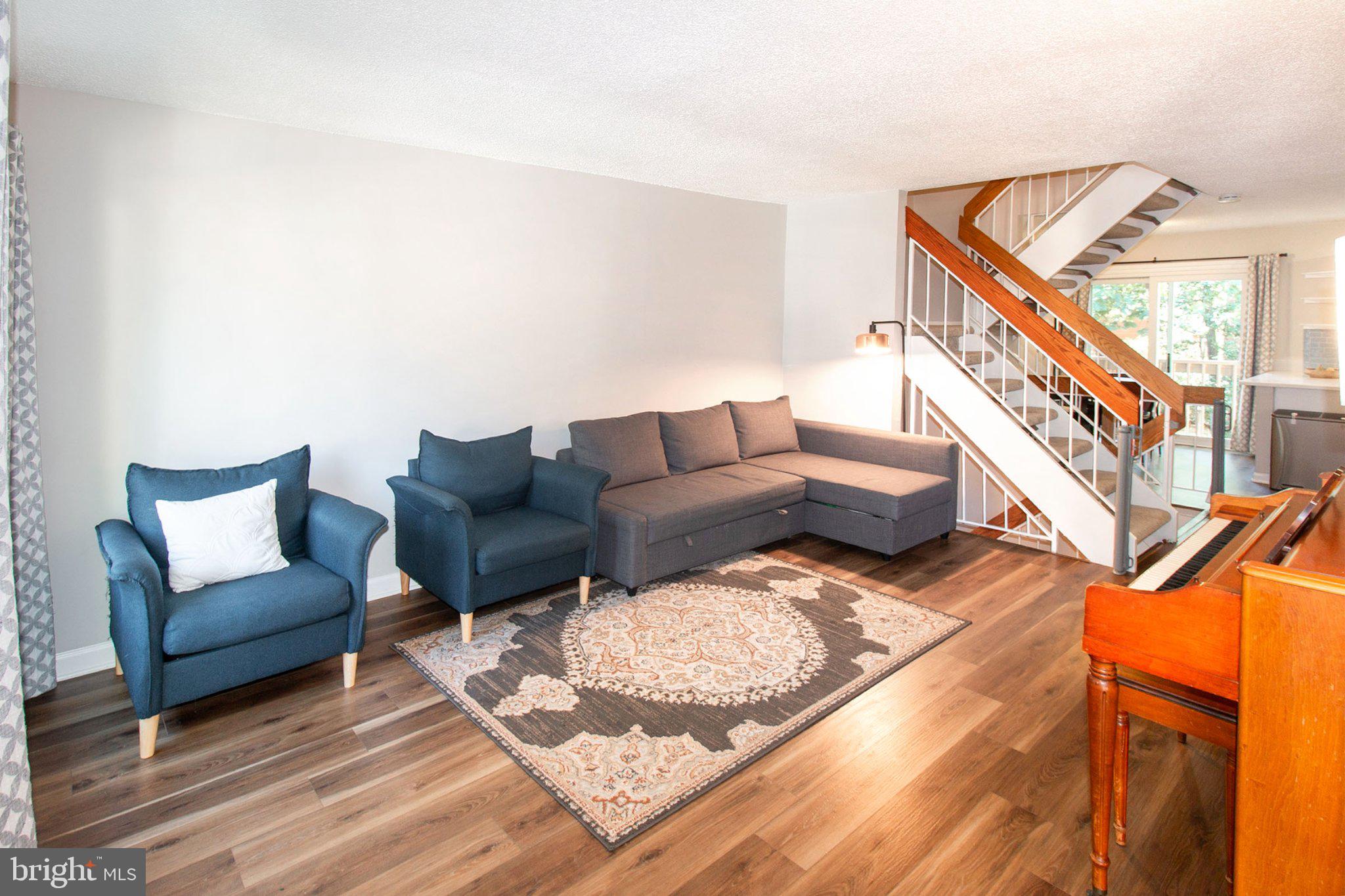 2218 WHITE CORNUS LANE