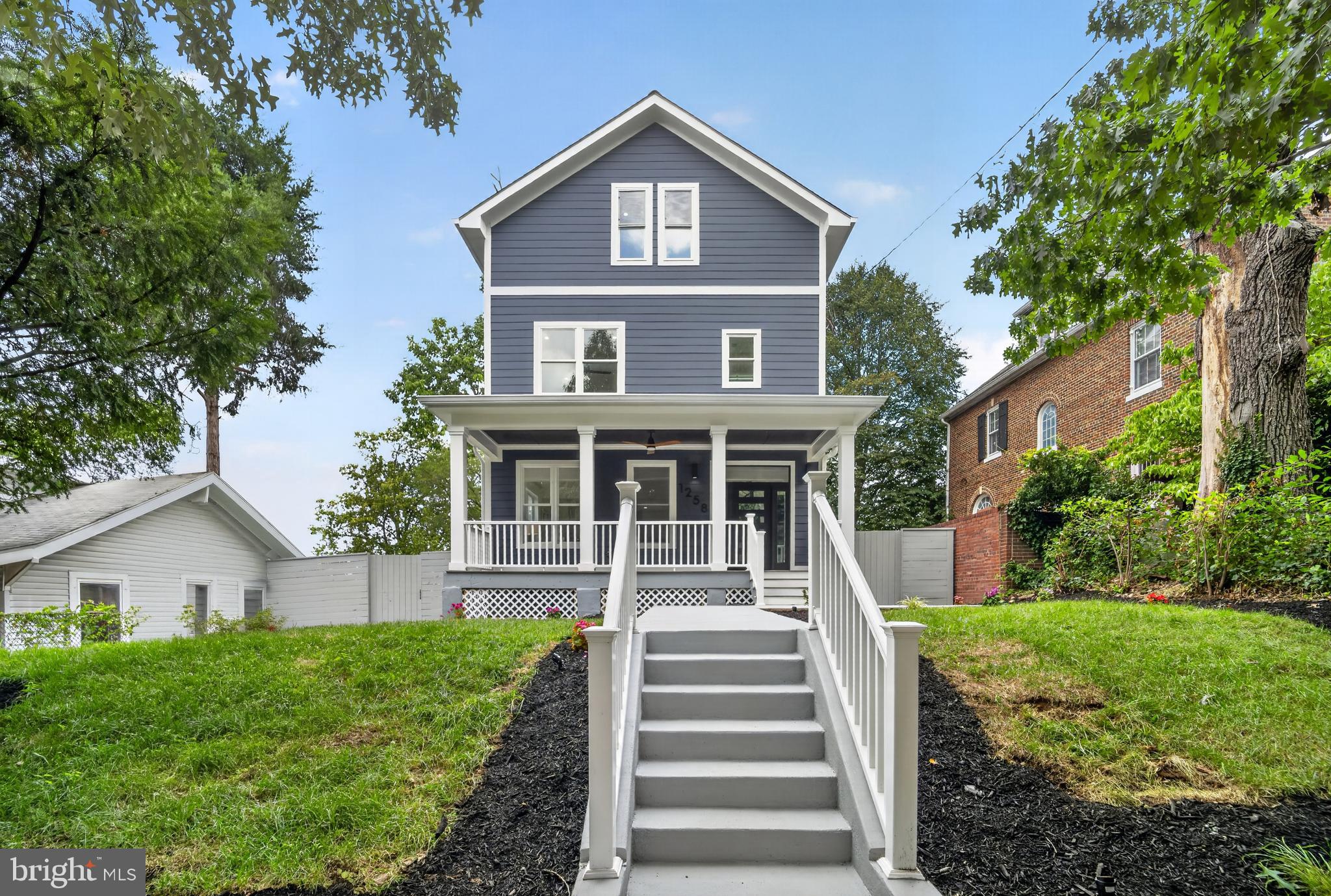 1258 PERRY STREET NE