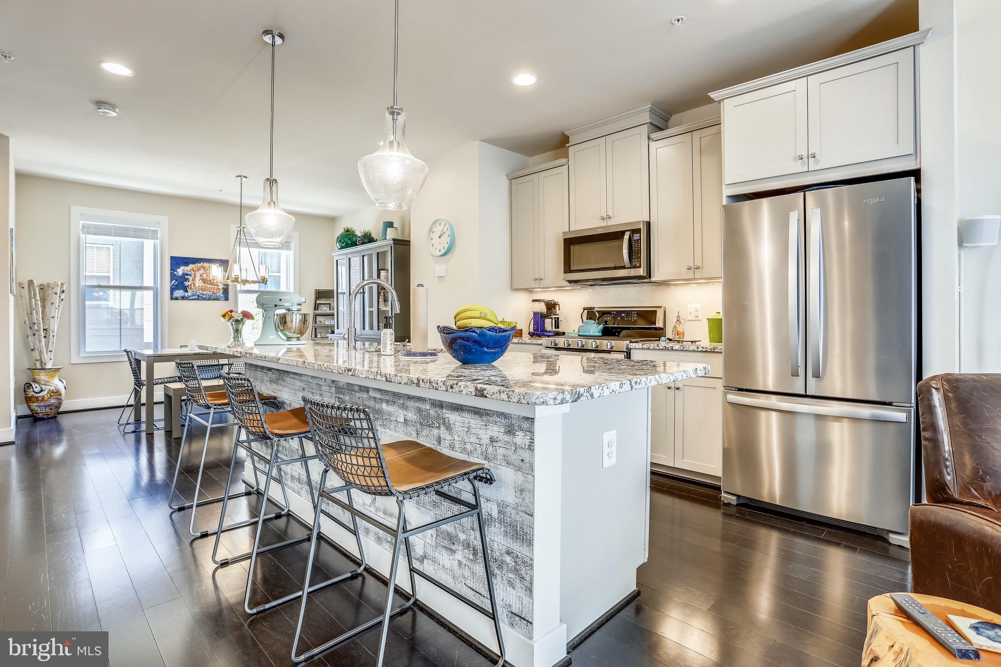 GLENMONT METROCENTRE - Residential