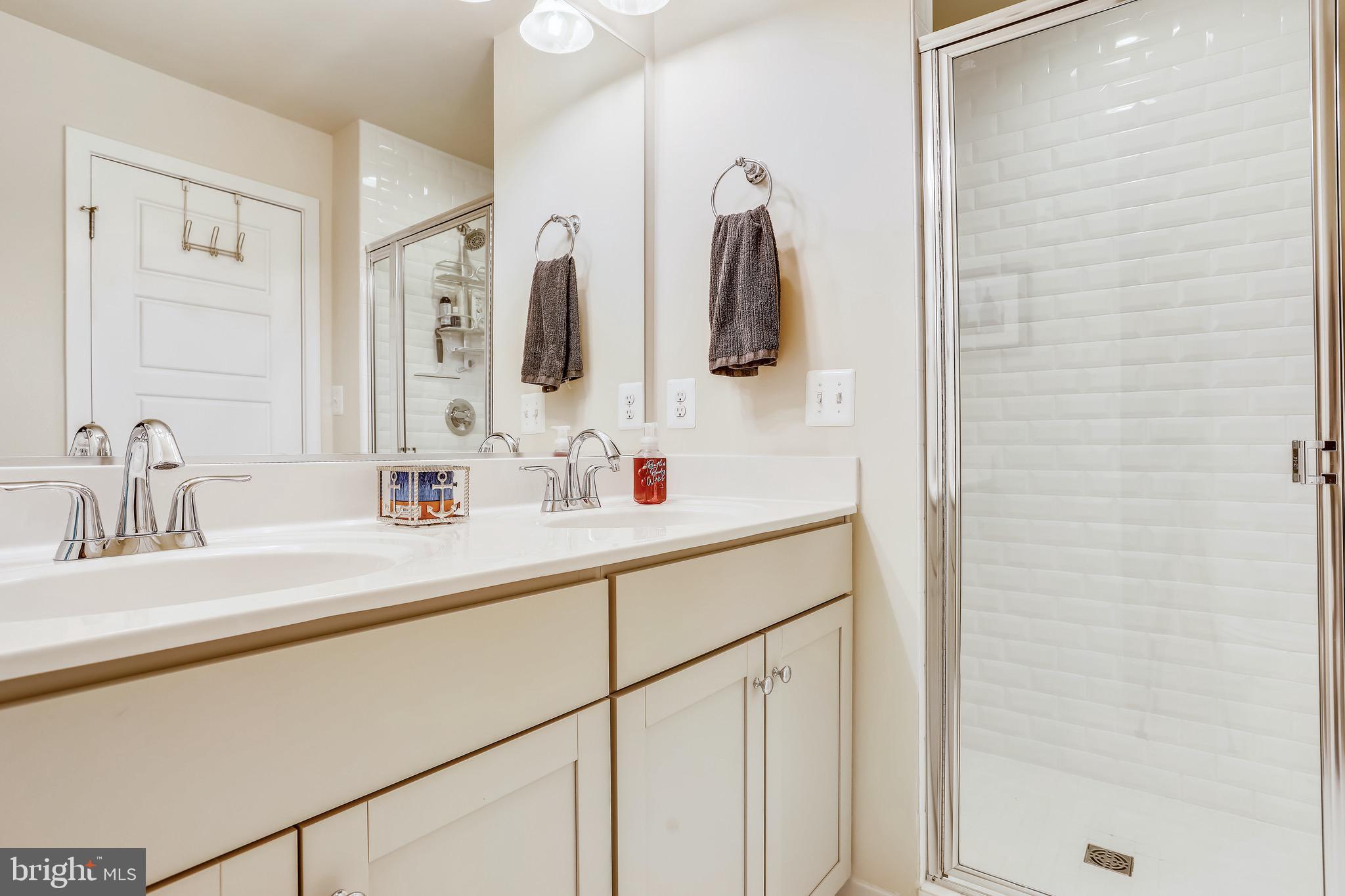 GLENMONT METROCENTRE - Residential