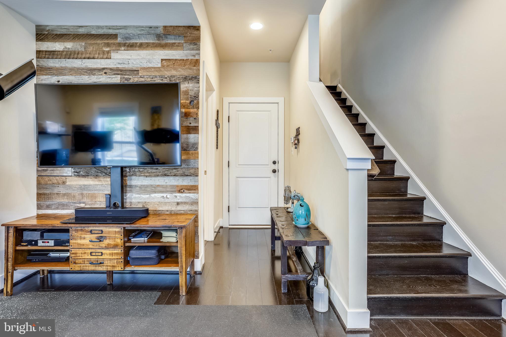 GLENMONT METROCENTRE - Residential