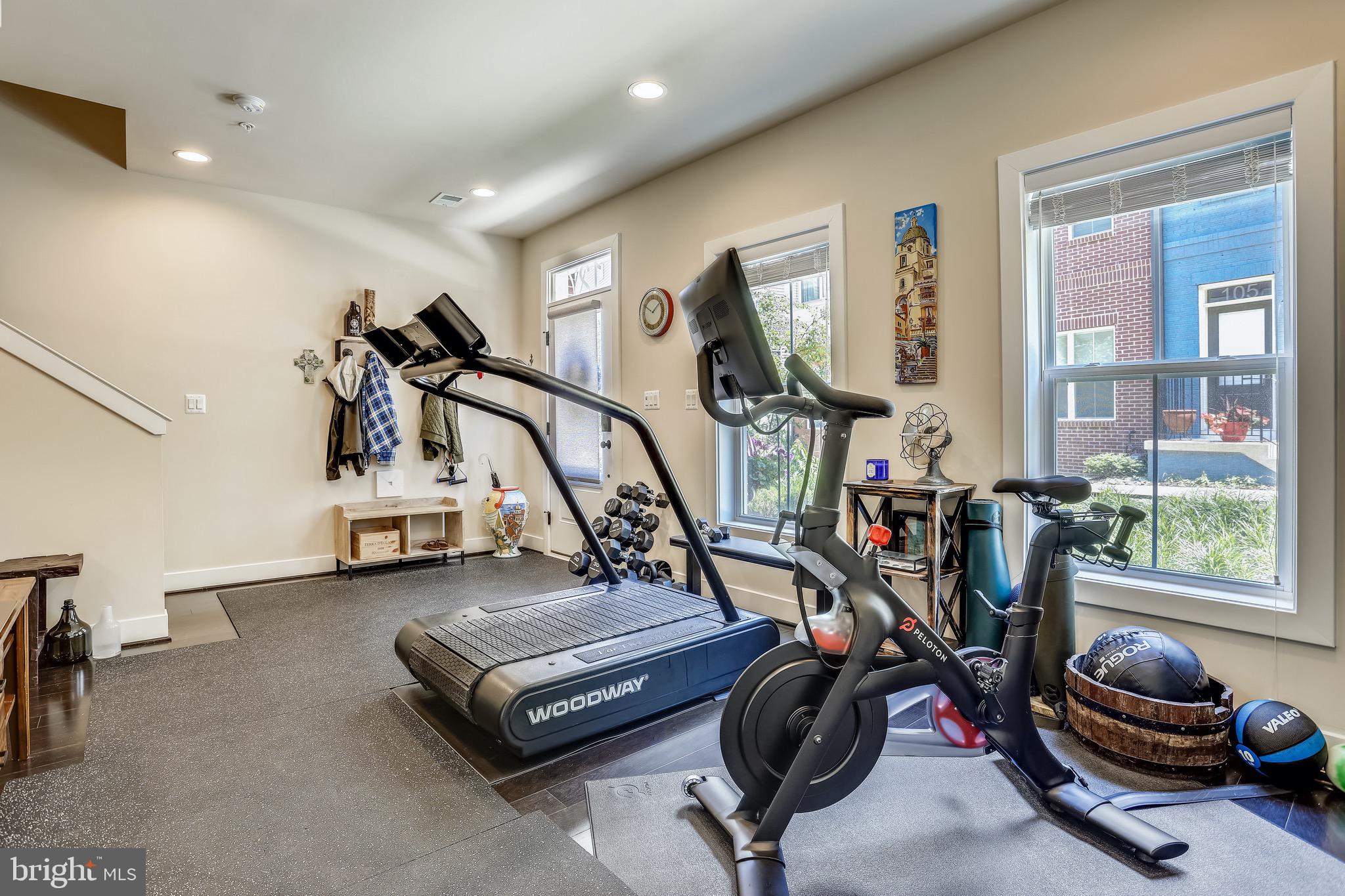 GLENMONT METROCENTRE - Residential