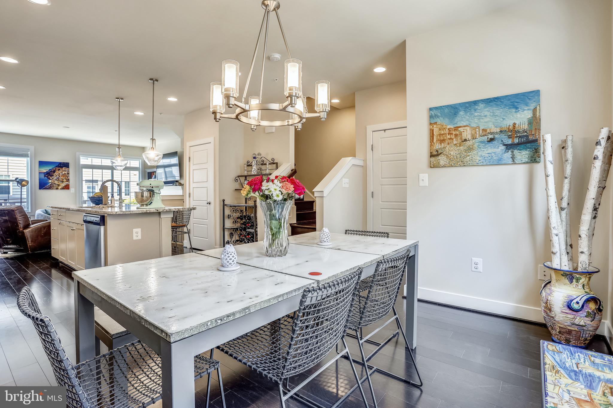 GLENMONT METROCENTRE - Residential