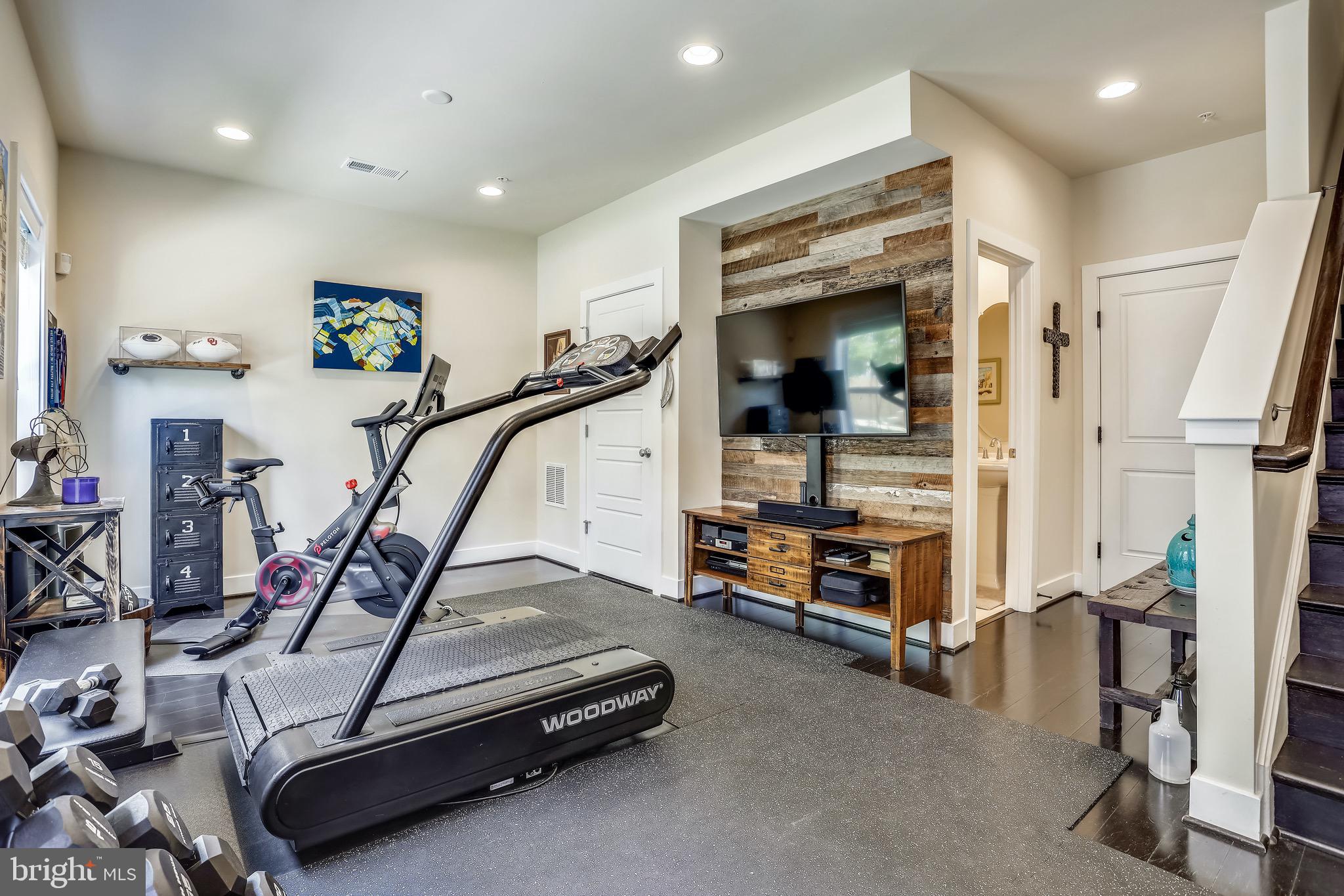 GLENMONT METROCENTRE - Residential