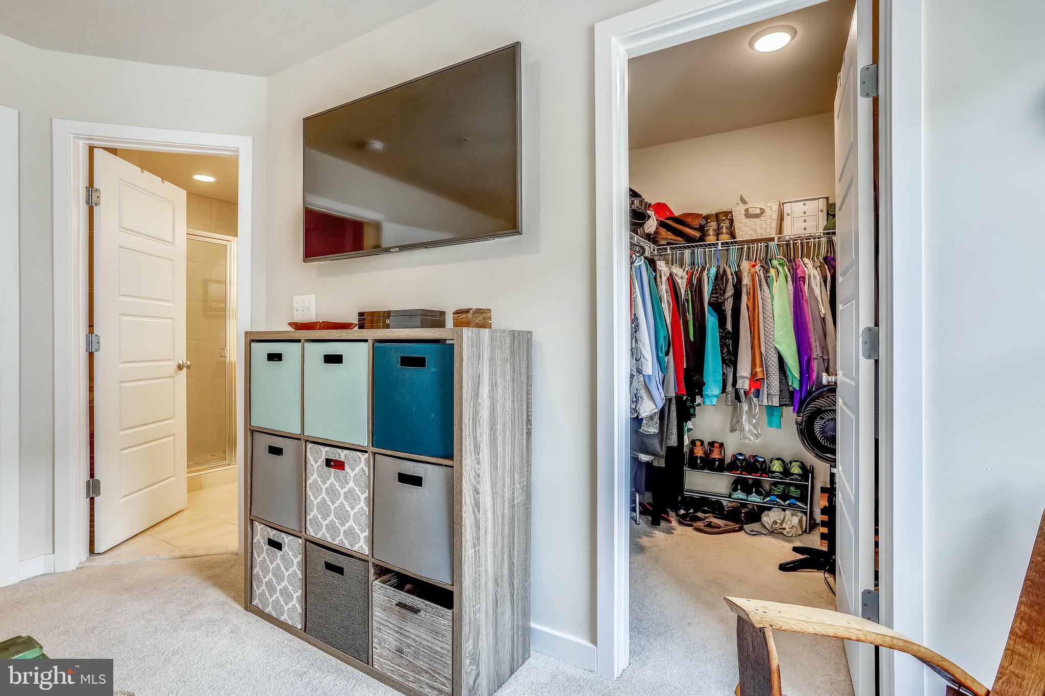 GLENMONT METROCENTRE - Residential