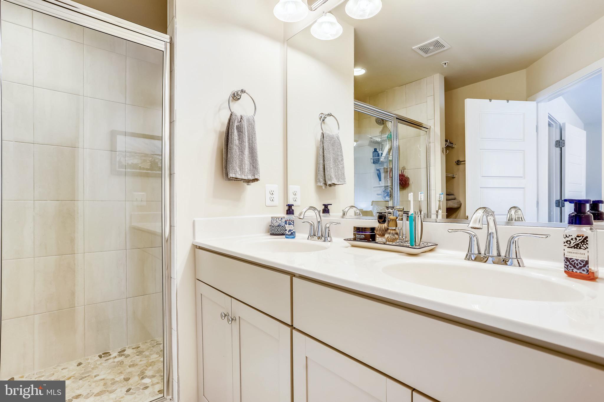 GLENMONT METROCENTRE - Residential