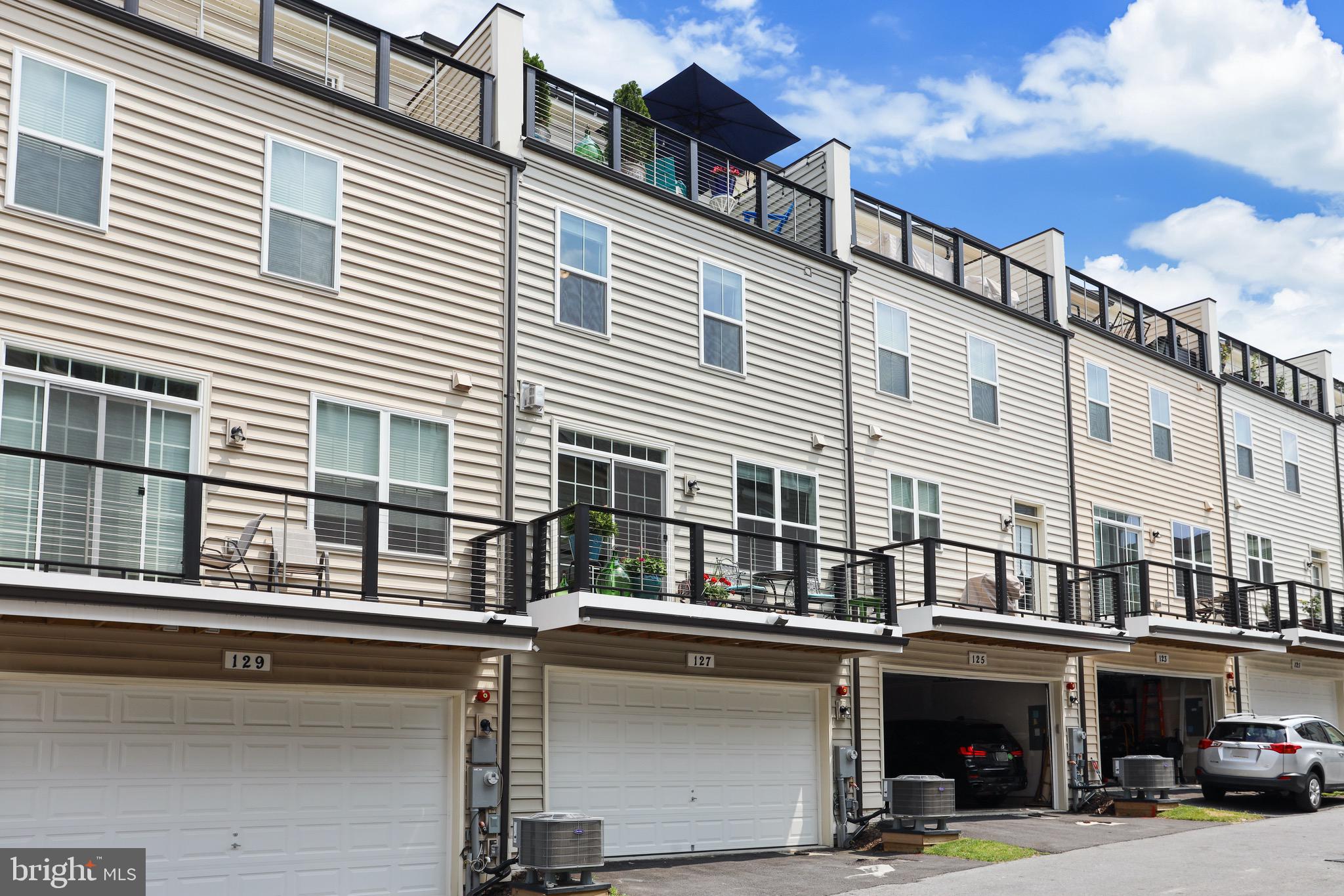 GLENMONT METROCENTRE - Residential