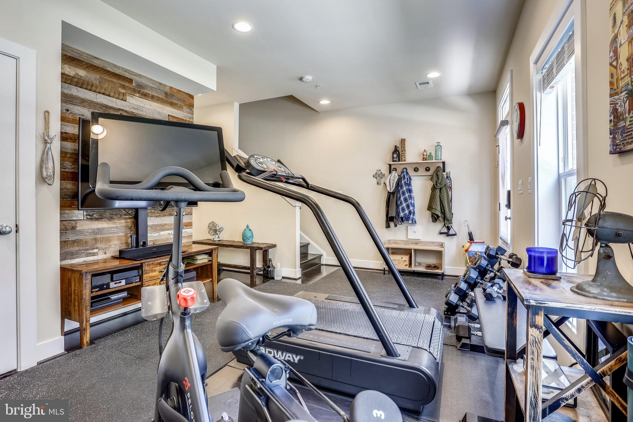 GLENMONT METROCENTRE - Residential