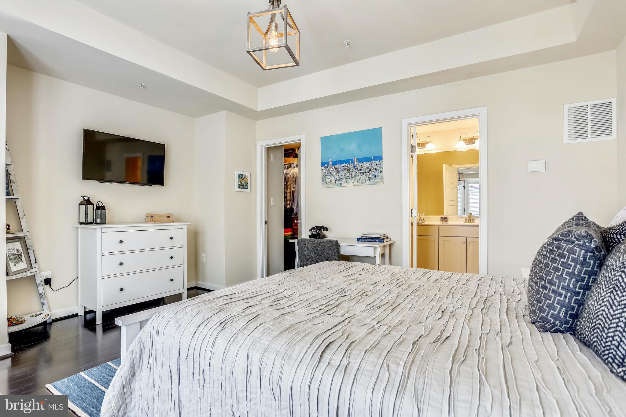 GLENMONT METROCENTRE - Residential