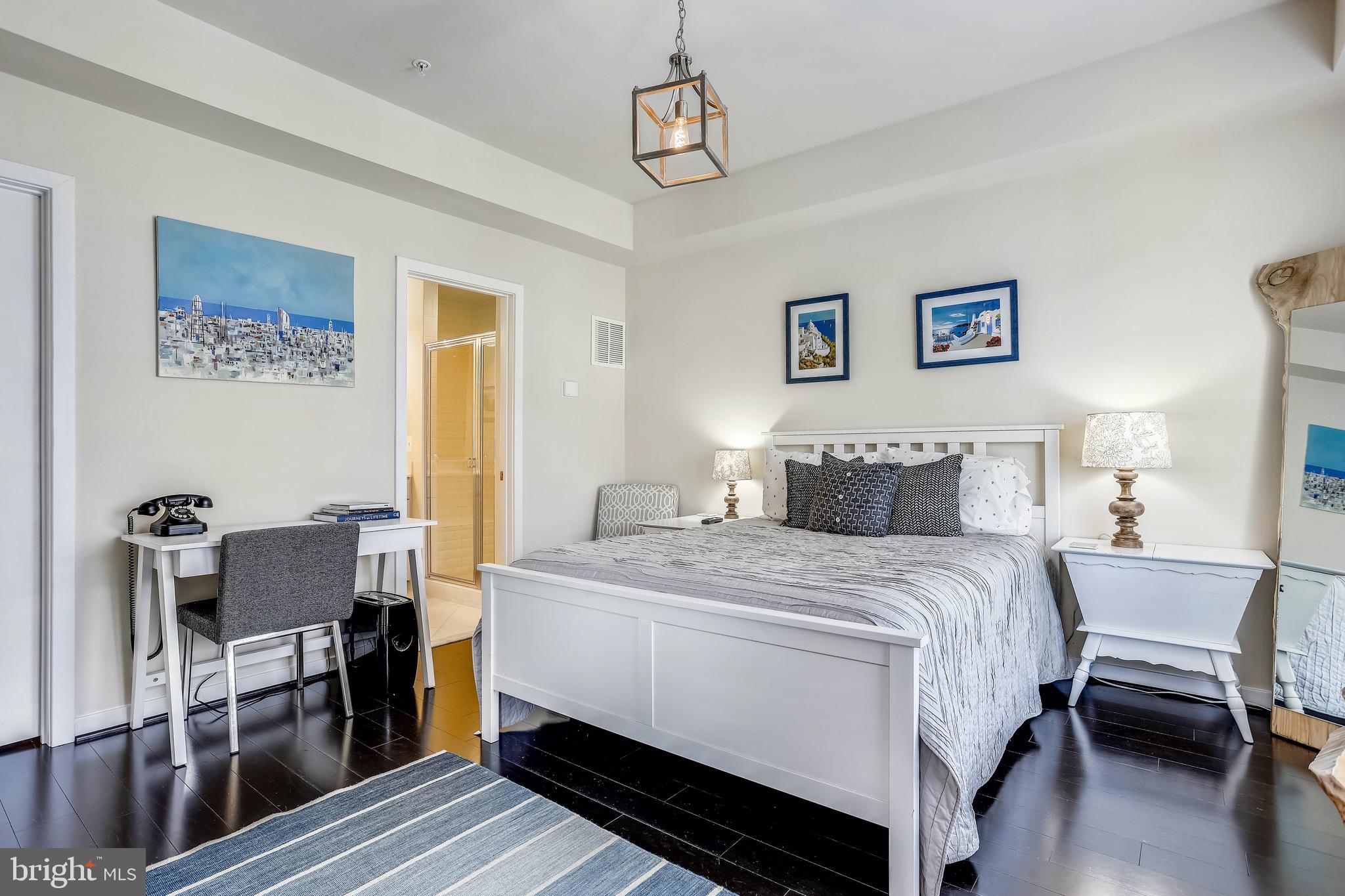 GLENMONT METROCENTRE - Residential