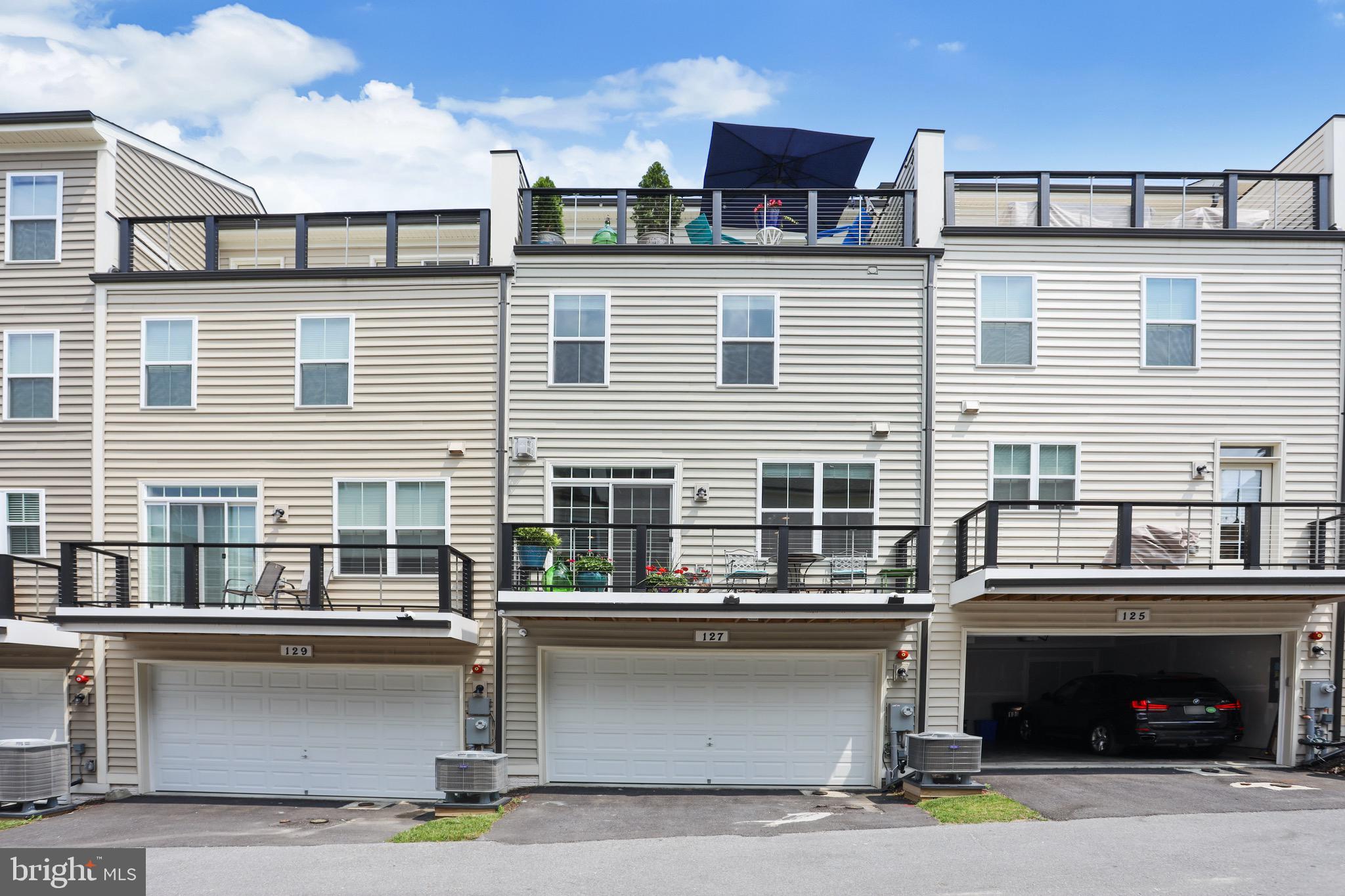 GLENMONT METROCENTRE - Residential