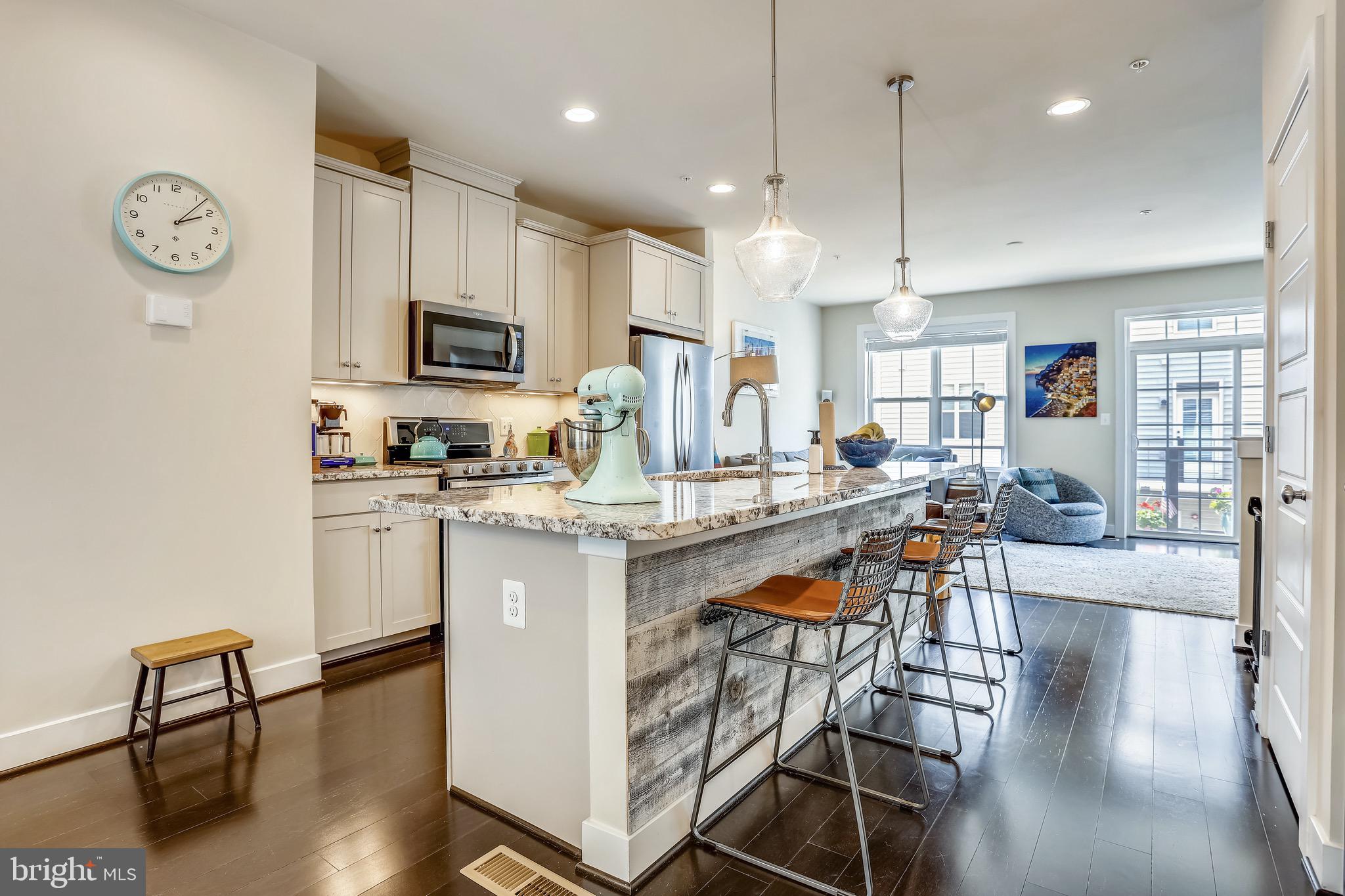 GLENMONT METROCENTRE - Residential