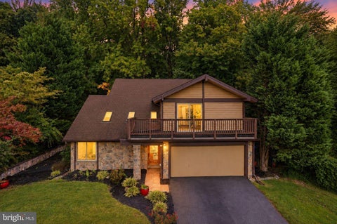 Photo of 7818 Mulberry Bottom Lane, SPRINGFIELD, VA 22153 (MLS # VAFX2340424)