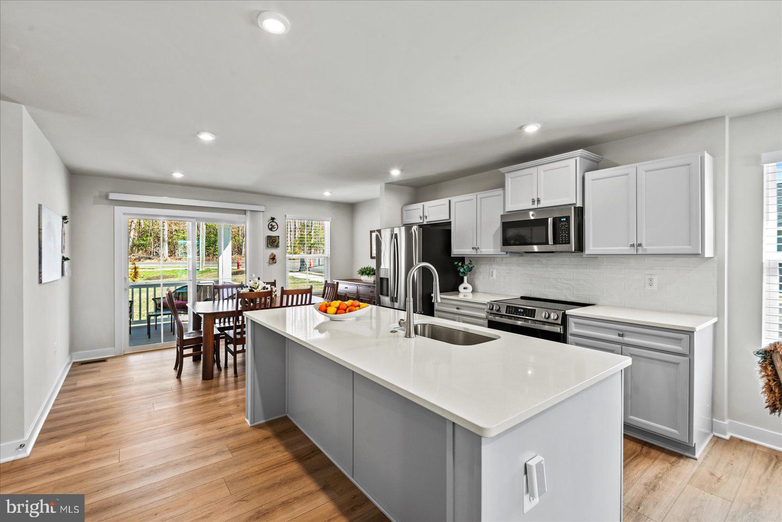 REGENCY AT CHANCELLORSVILLE NORTH - Residential