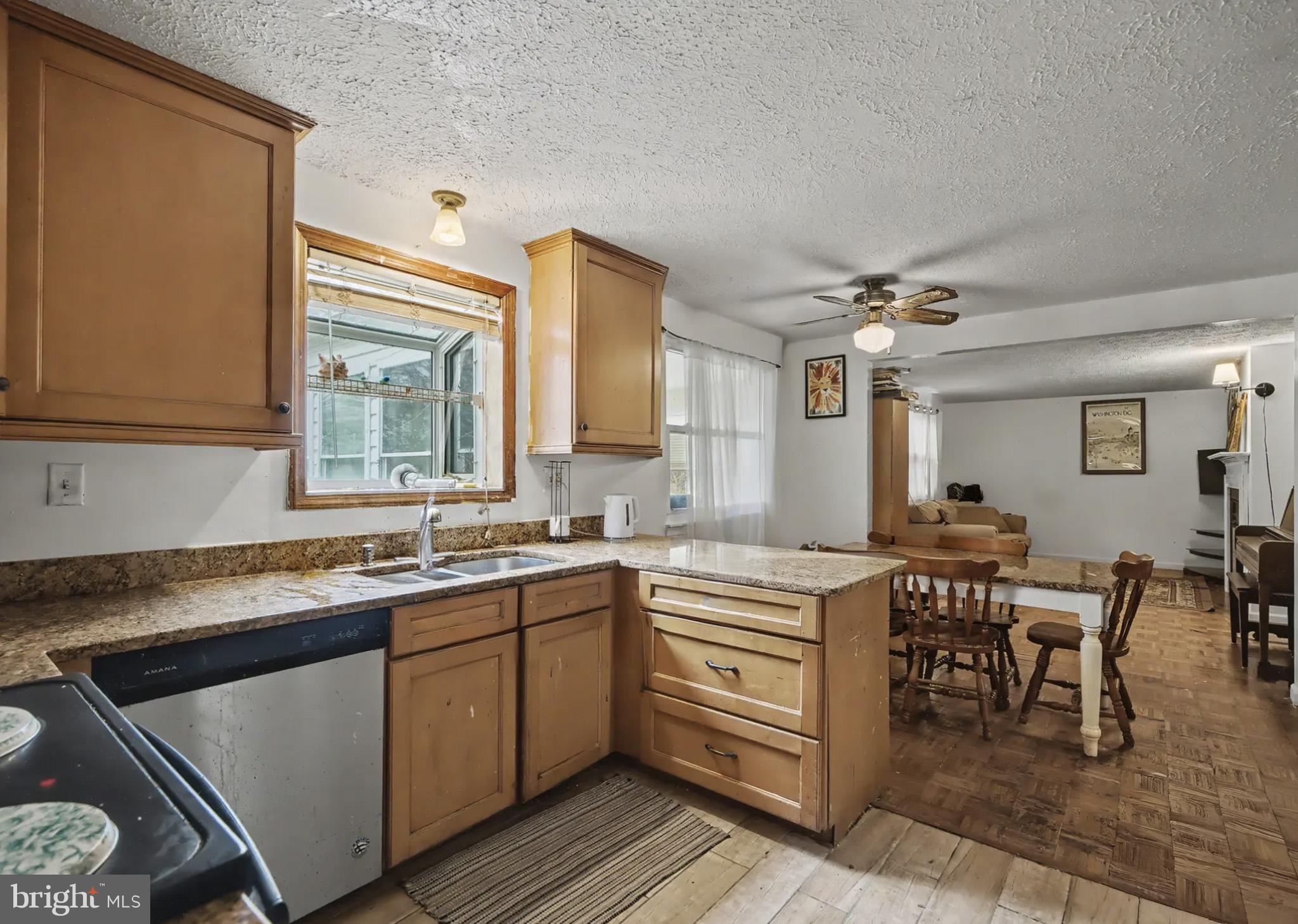 AMBER MEADOWS - Residential