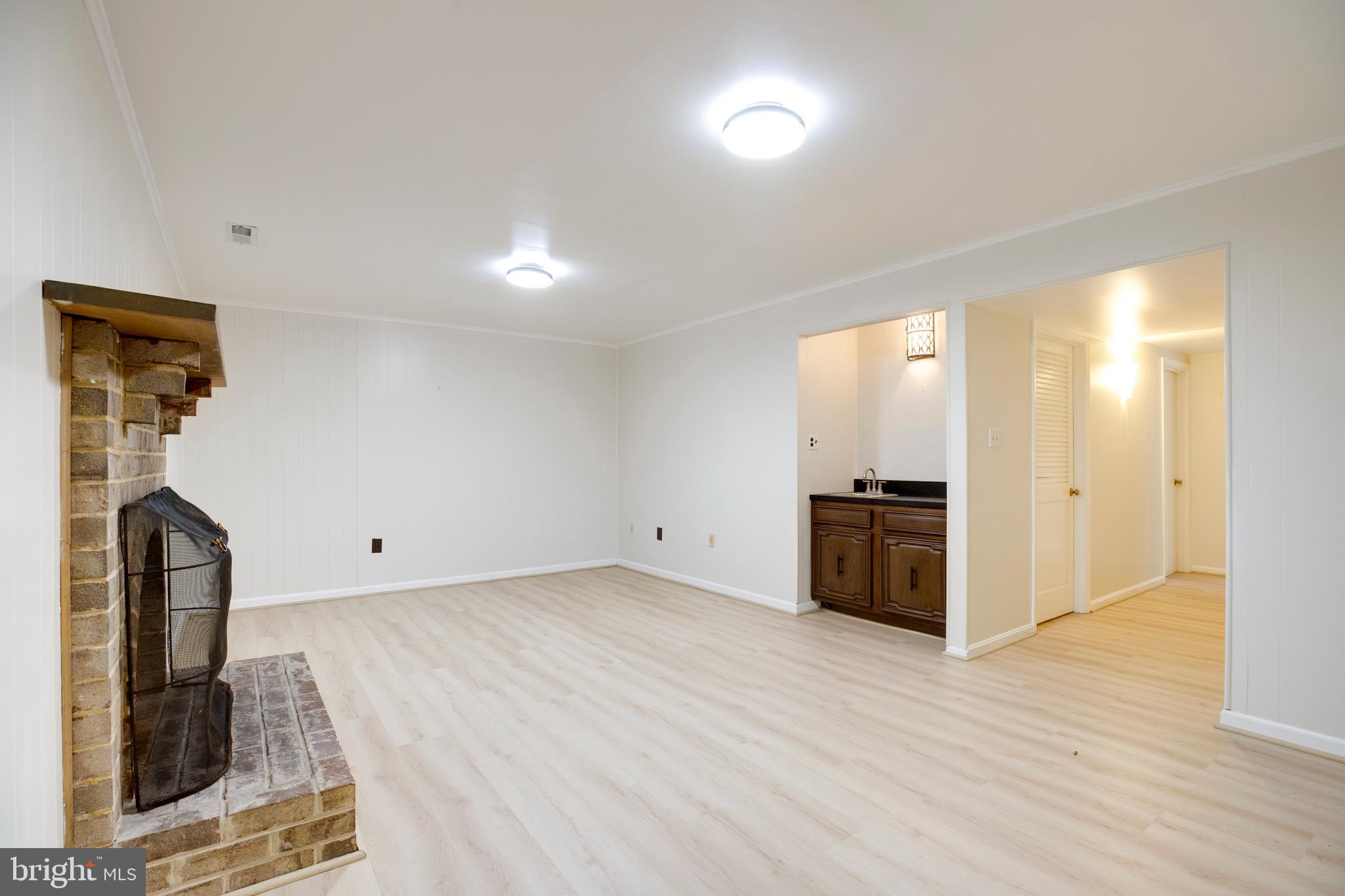 HALLCREST HEIGHTS - Residential Lease