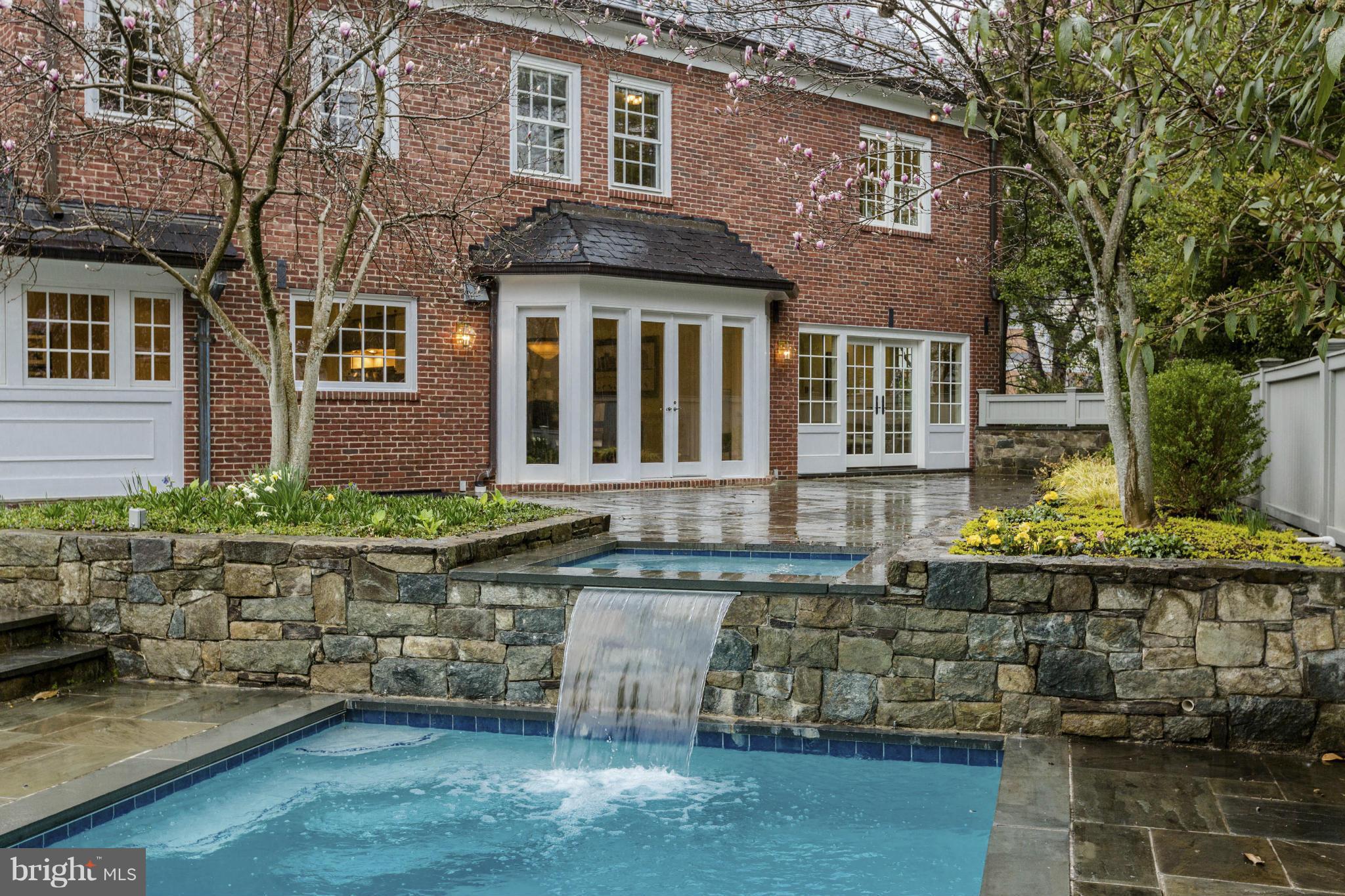 KENWOOD - Residential