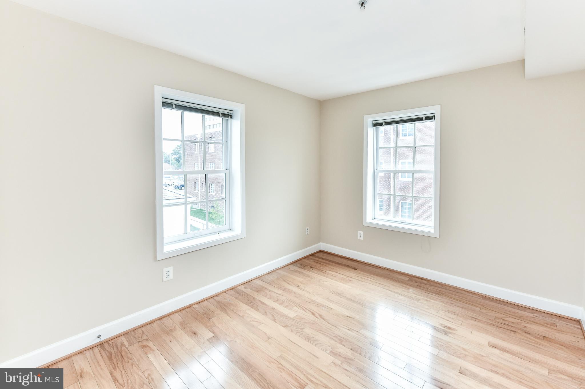 GATEHOUSE CONDOMINIUM - Residential Lease