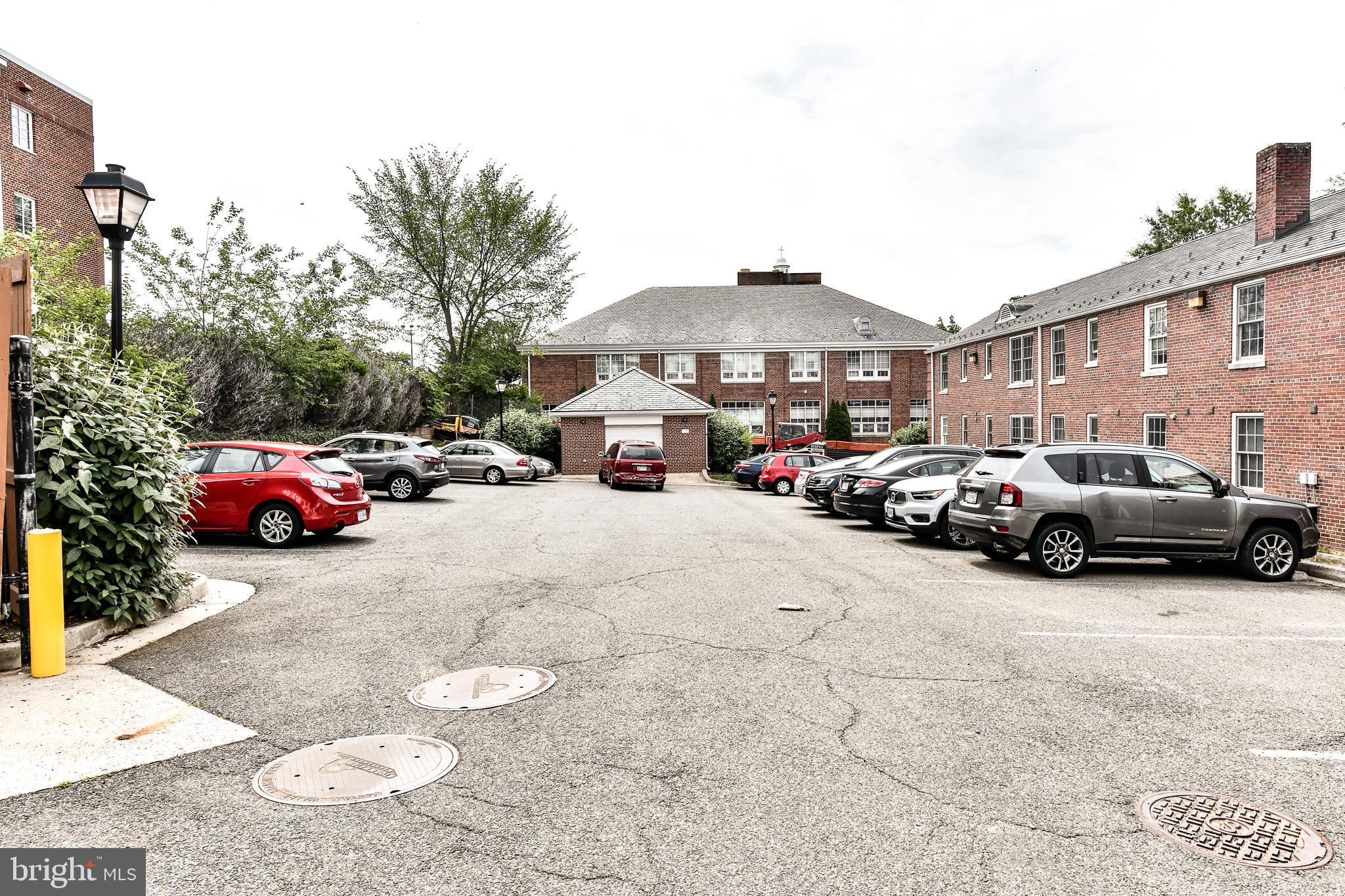 GATEHOUSE CONDOMINIUM - Residential Lease