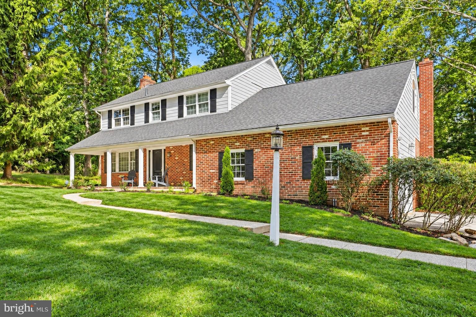 990 STEVENS LANE
