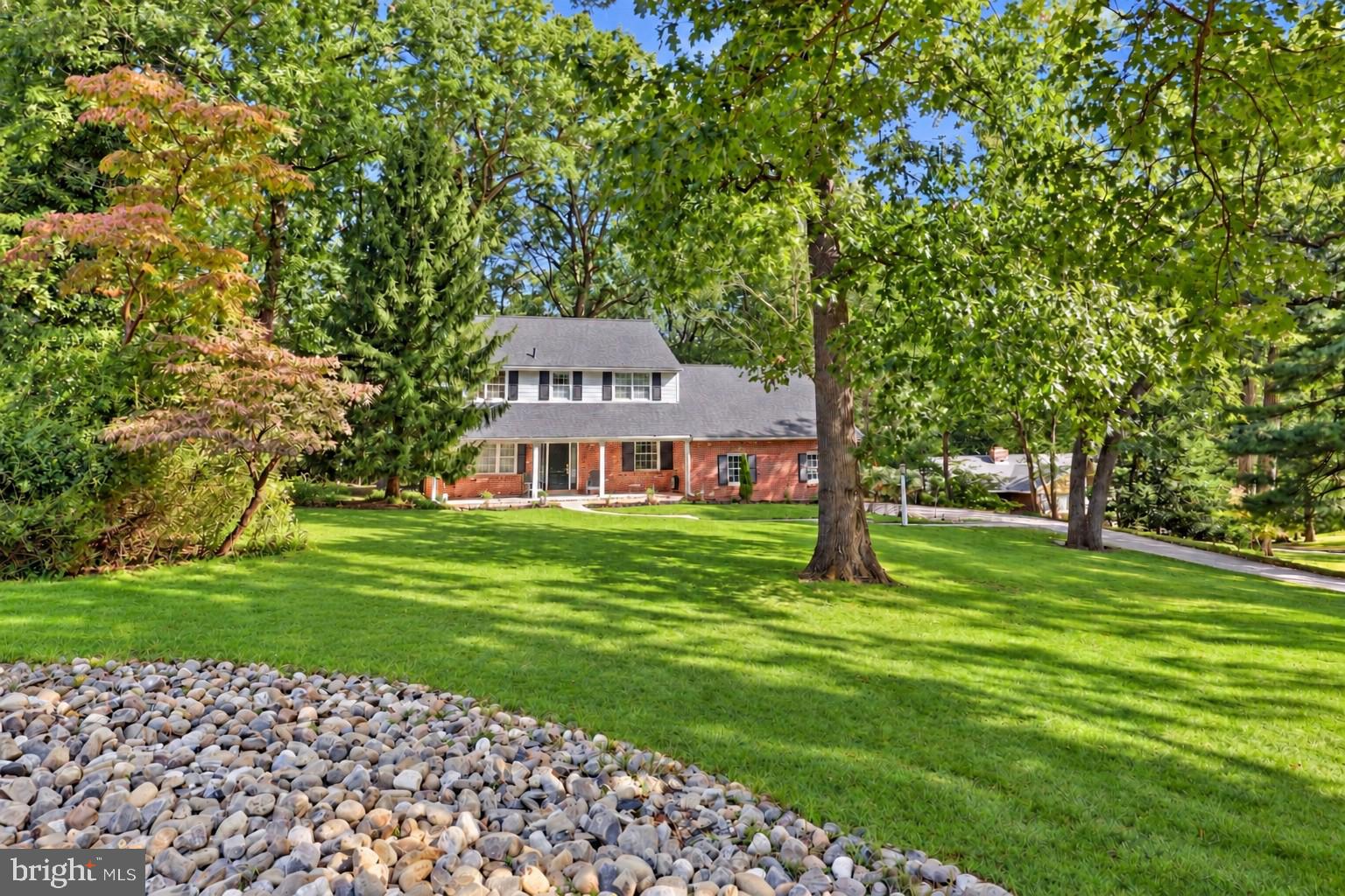 990 STEVENS LANE