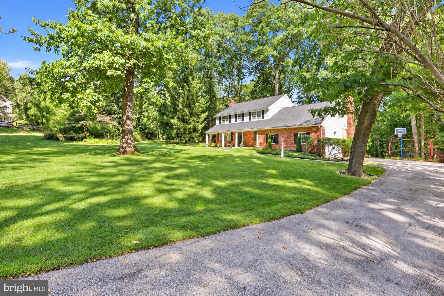 990 STEVENS LANE