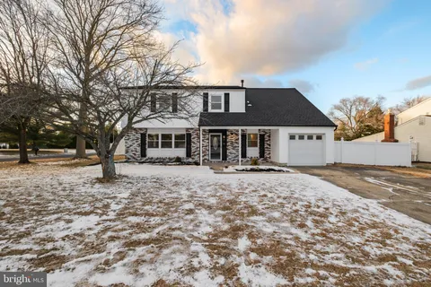 2 Westwood Drive, Sewell, NJ MLS: NJGL2055880