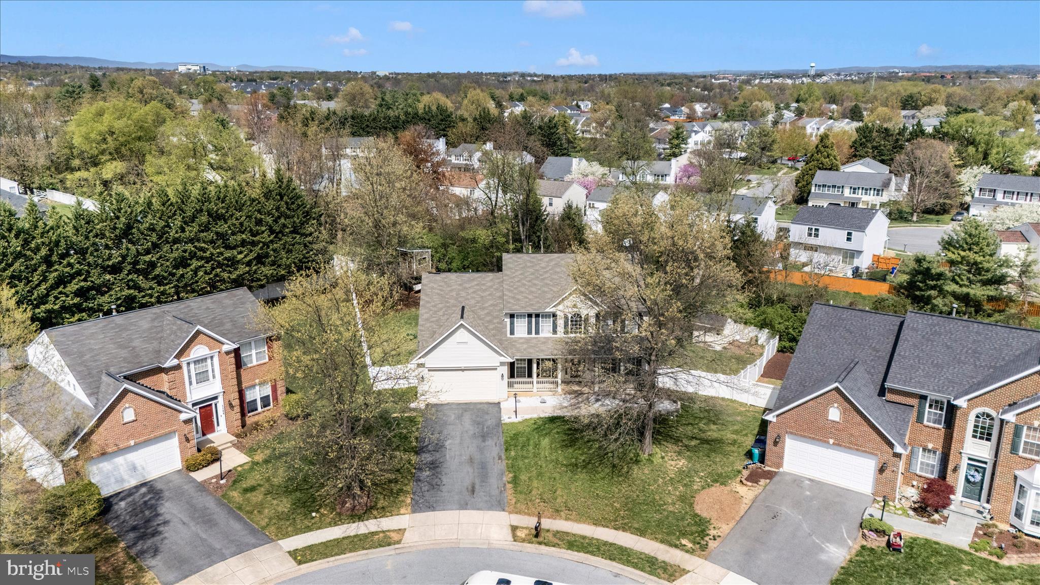 WELLINGTON TRACE - Residential