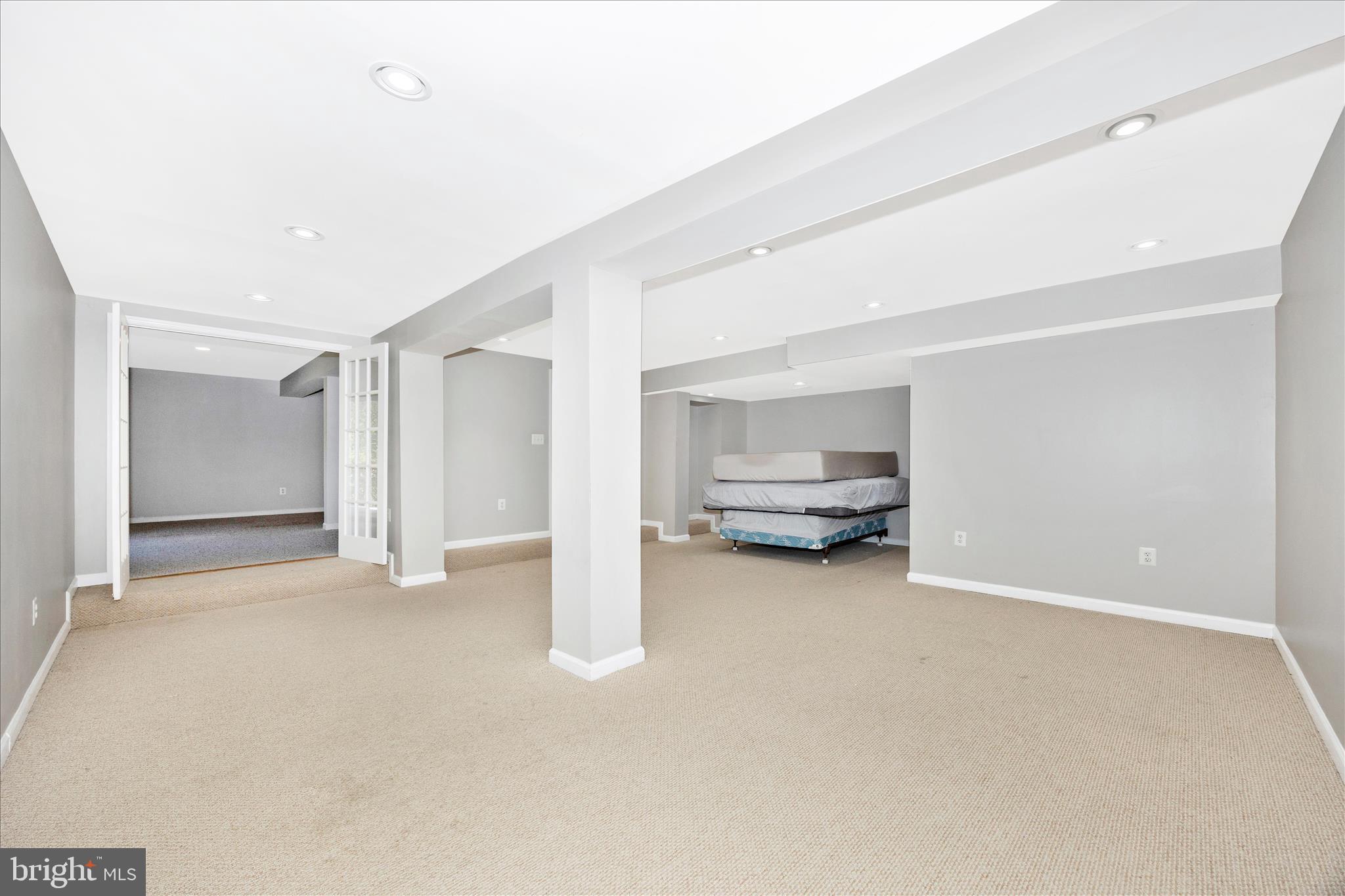 WELLINGTON TRACE - Residential