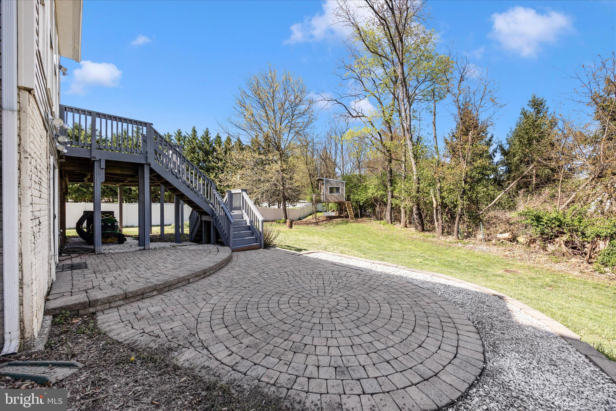 WELLINGTON TRACE - Residential