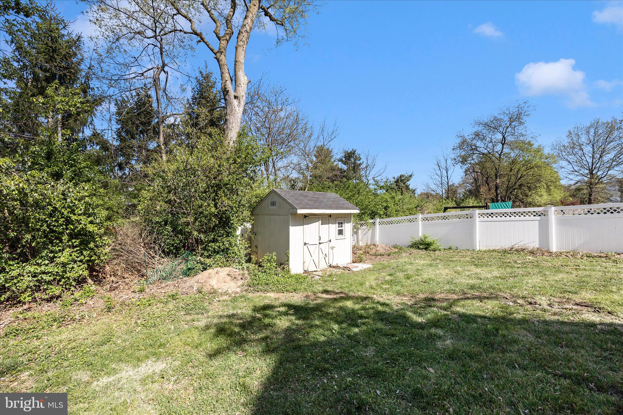 WELLINGTON TRACE - Residential