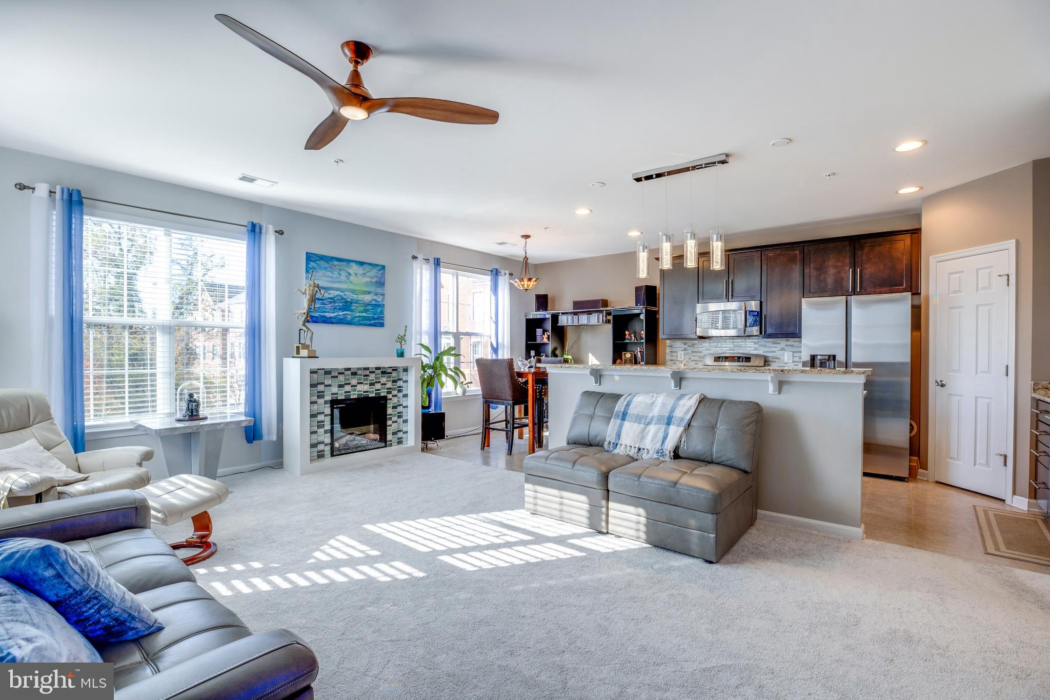 LEE SQUARE - Residential