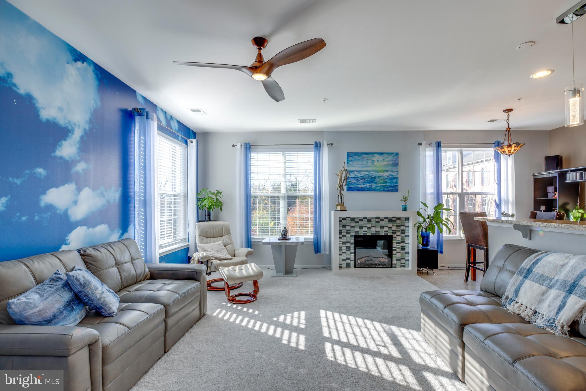 LEE SQUARE - Residential