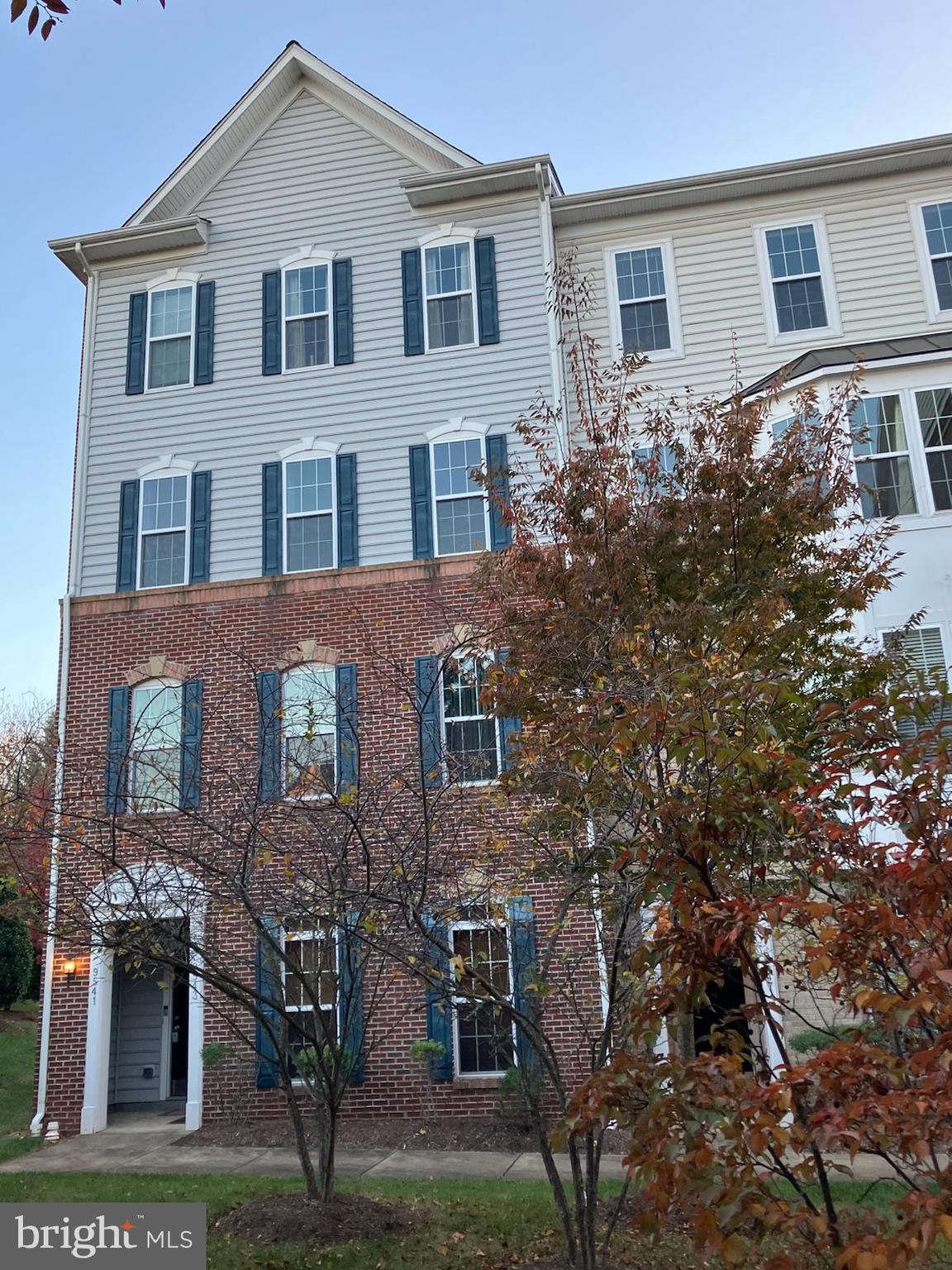 LEE SQUARE - Residential