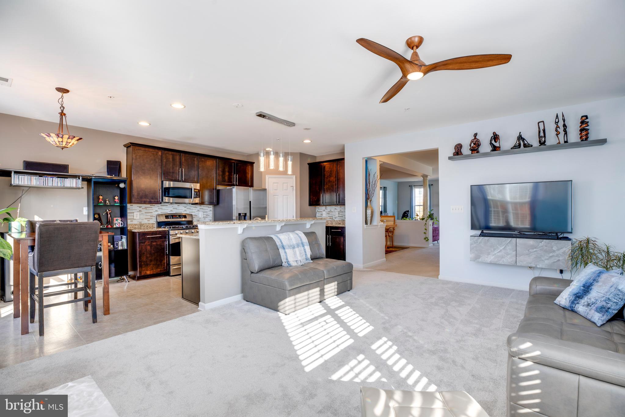 LEE SQUARE - Residential