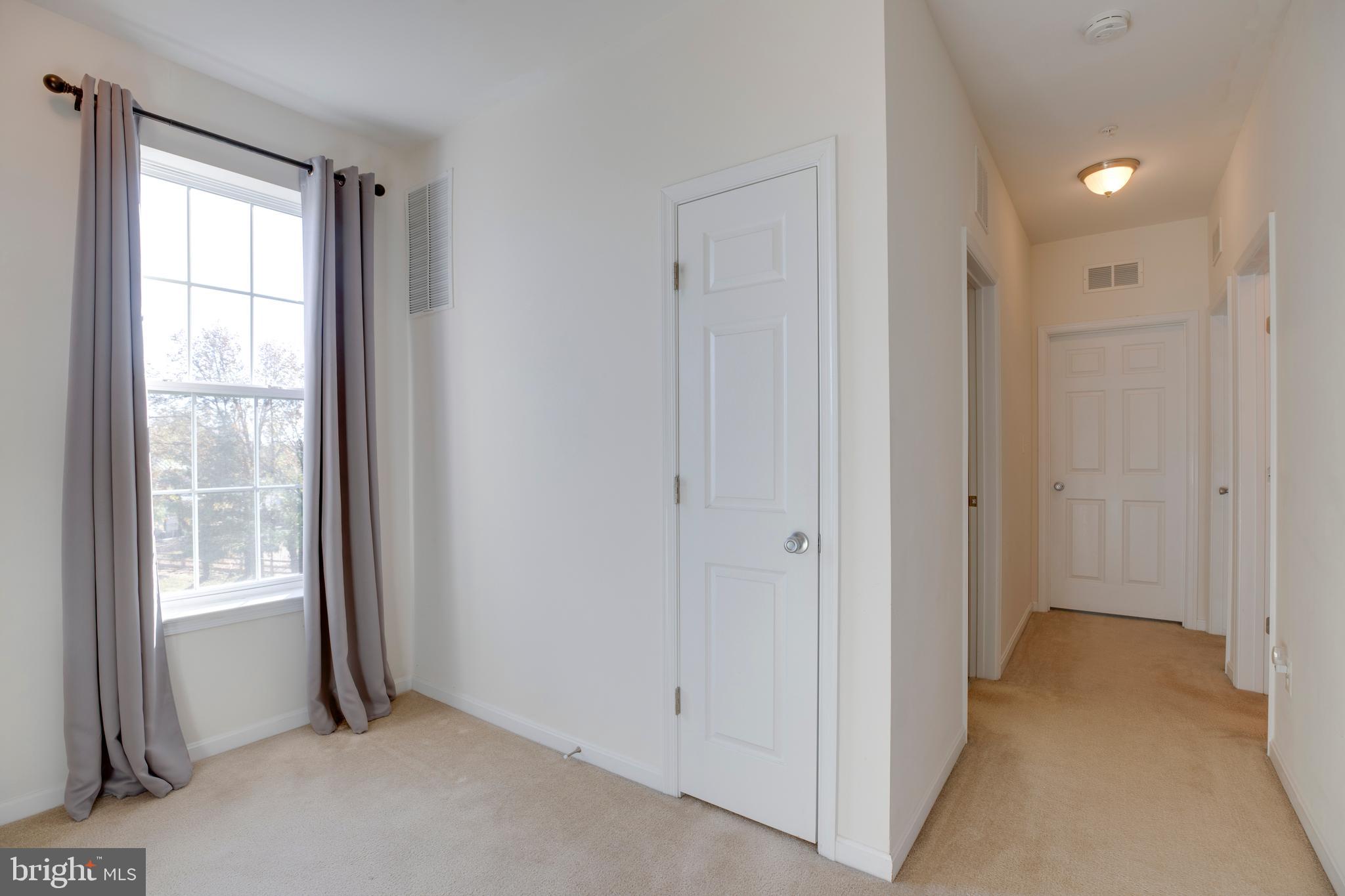 LEE SQUARE - Residential