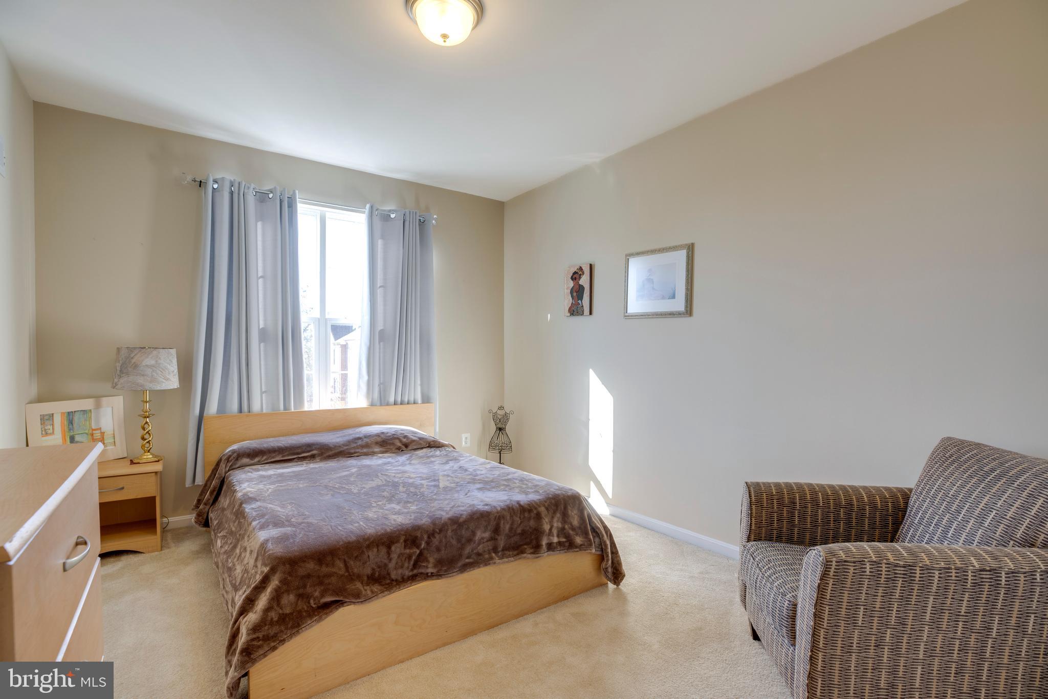 LEE SQUARE - Residential