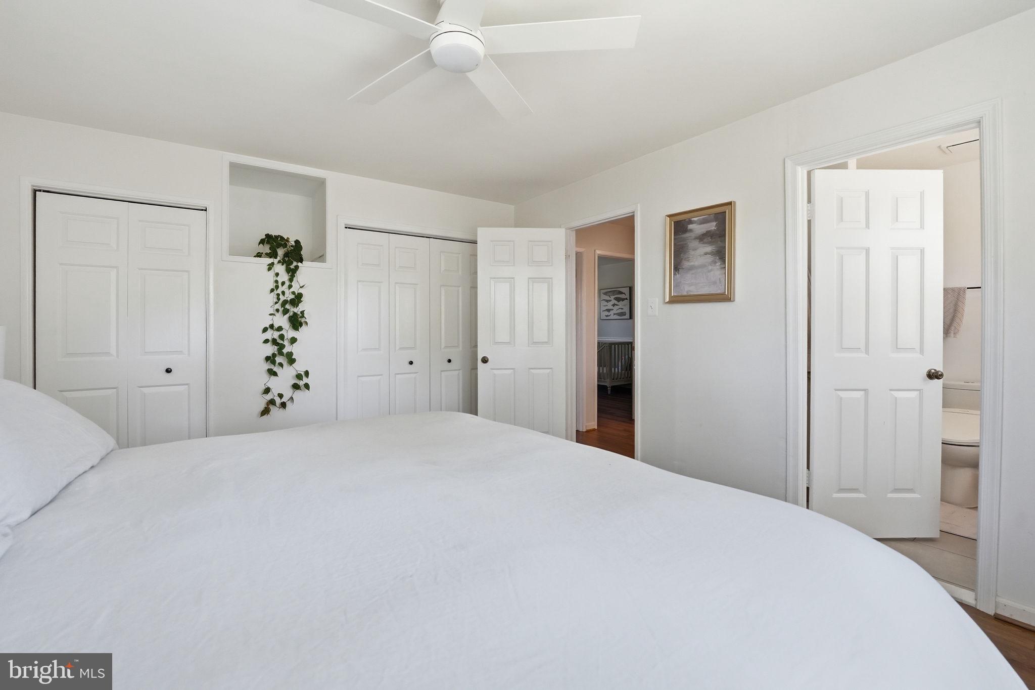 COUNTRY CLUB MANOR - Residential